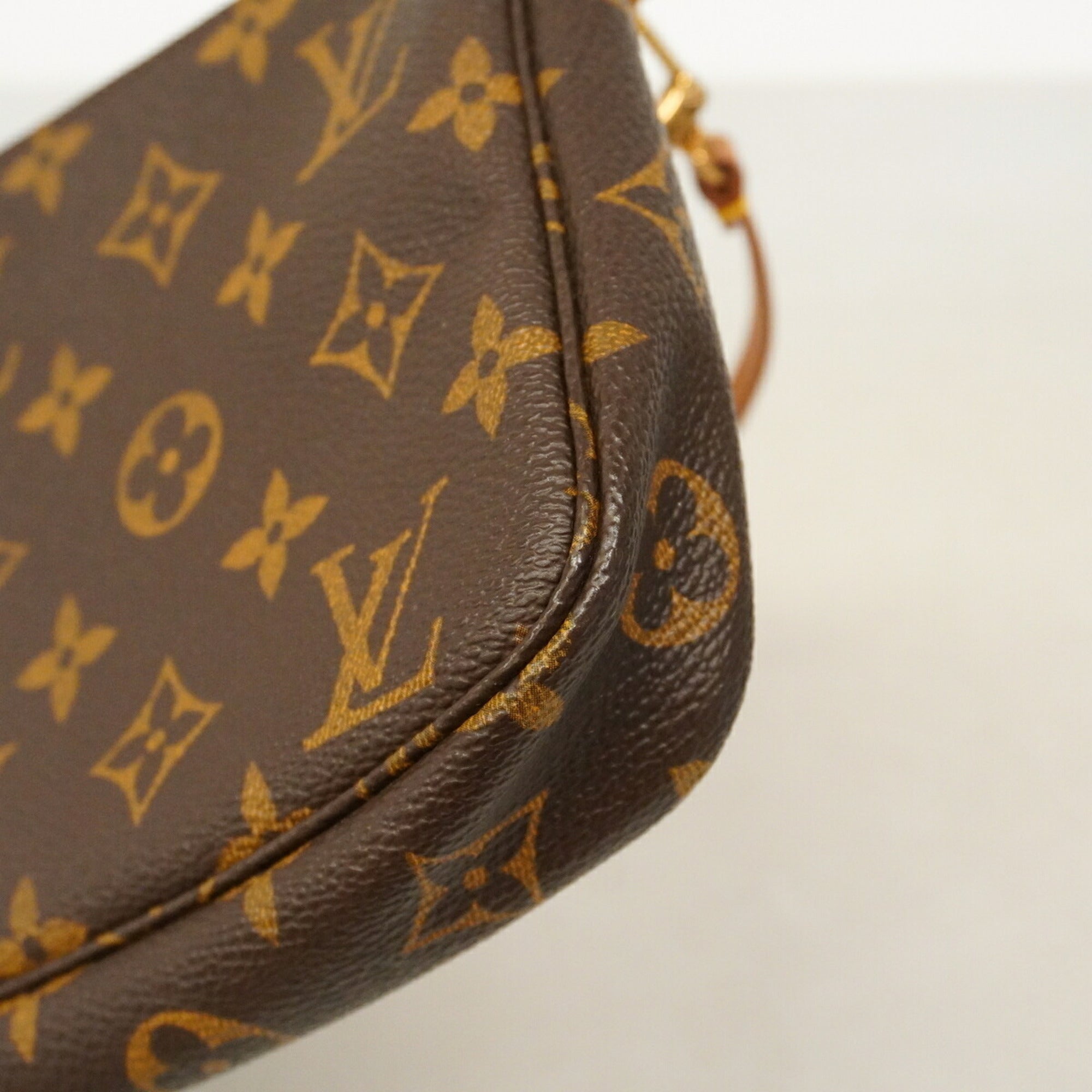 Louis Vuitton Brown Pouch (Pre-Owned)