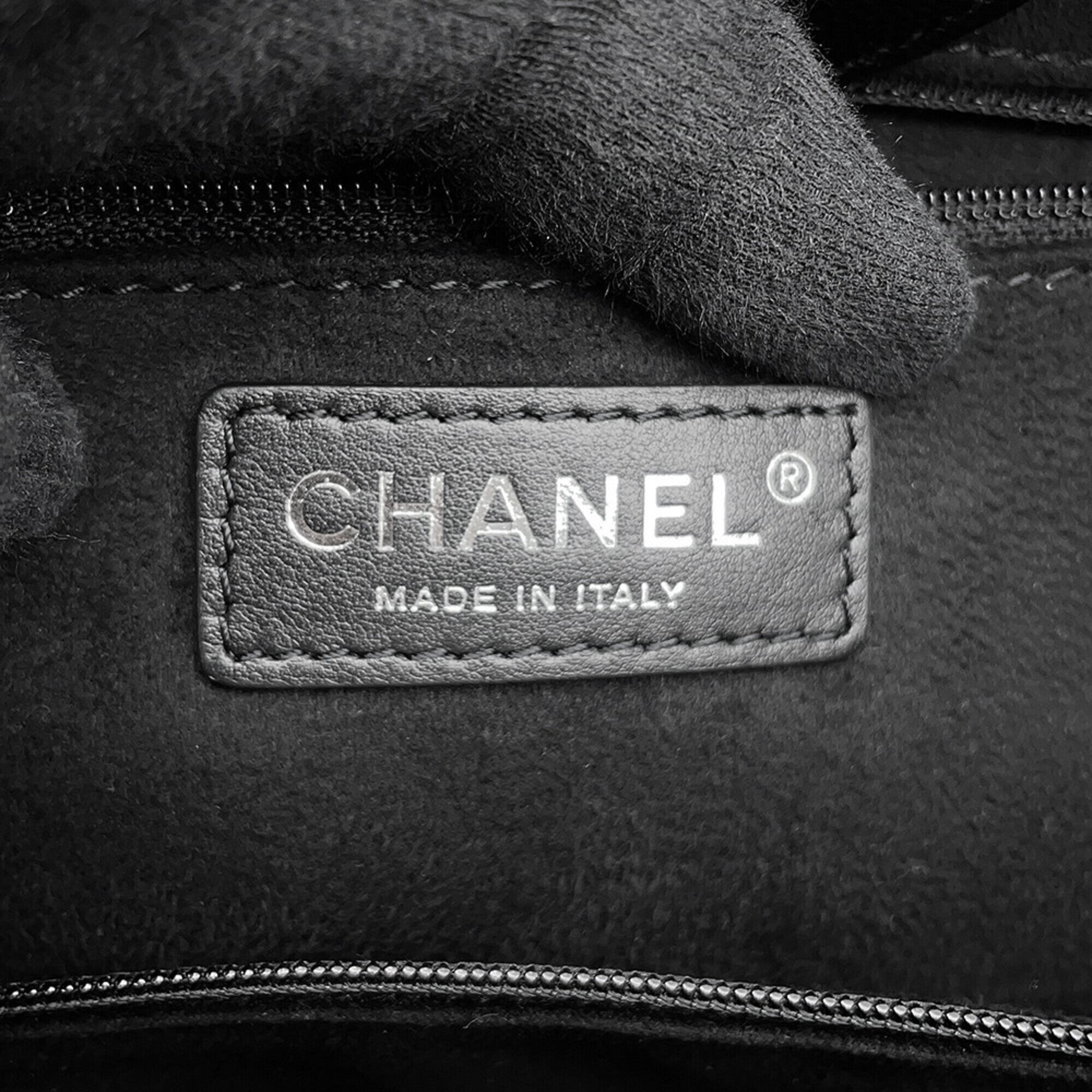 Chanel Black Grained Calfskin Handbag Shopping Bag Tote Bag (Pre-Owned)