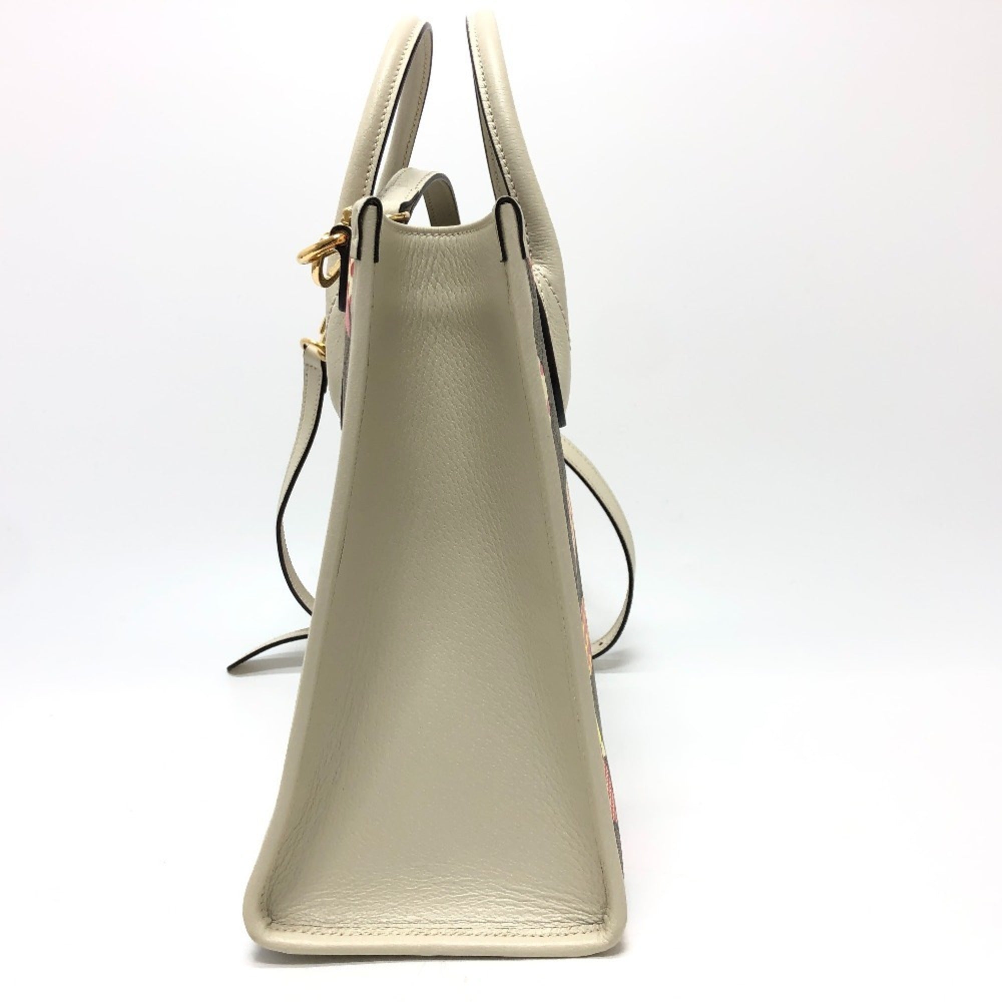 Gucci Beige Gg Supreme Handbag (Pre-Owned)