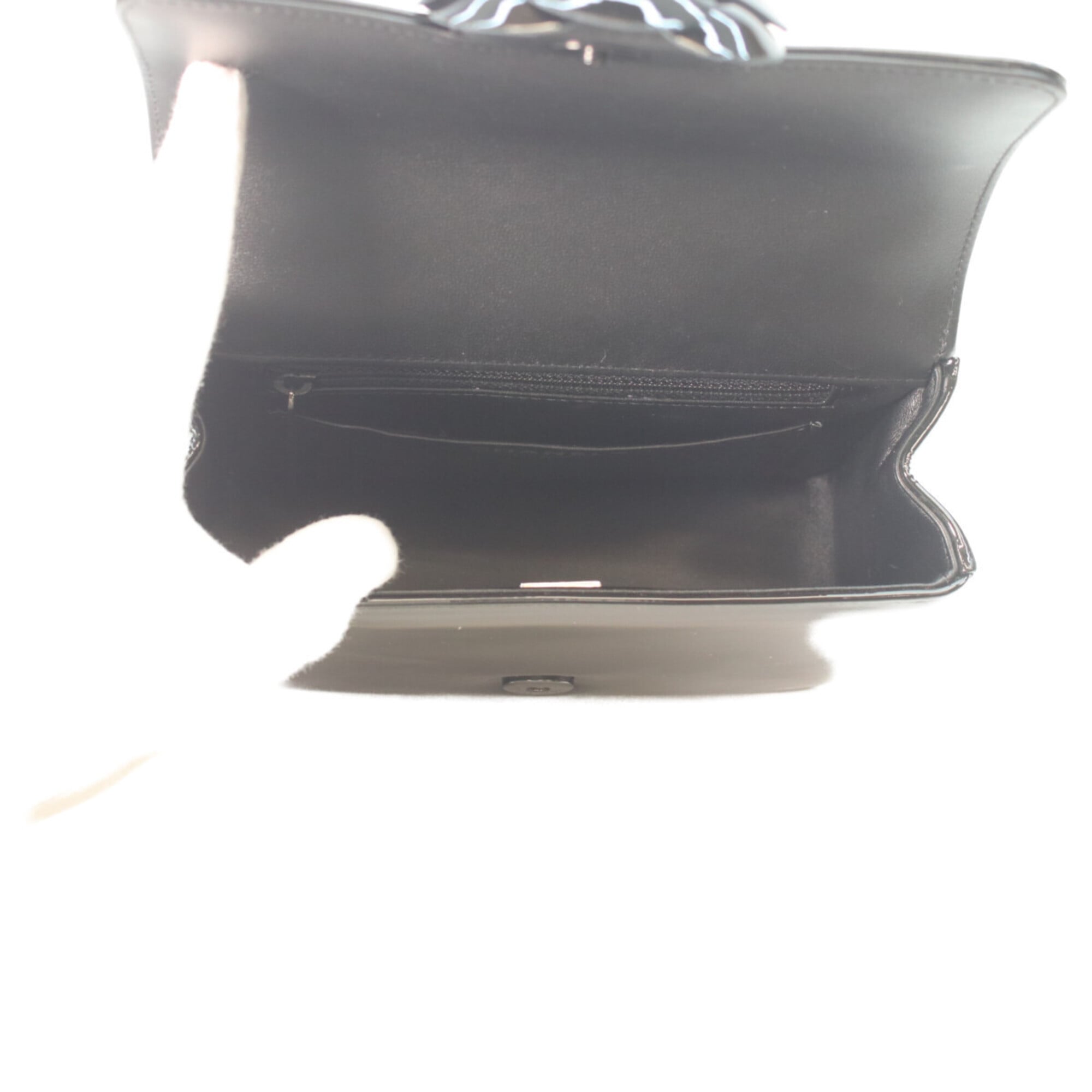 Chanel Black Patent Leather Shoulder Bag (Pre-Owned)