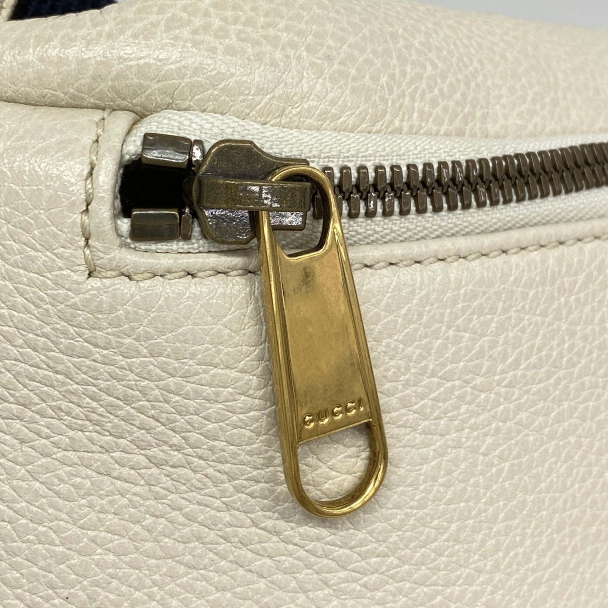 Gucci White Leather Fanny Pack (Pre-Owned)