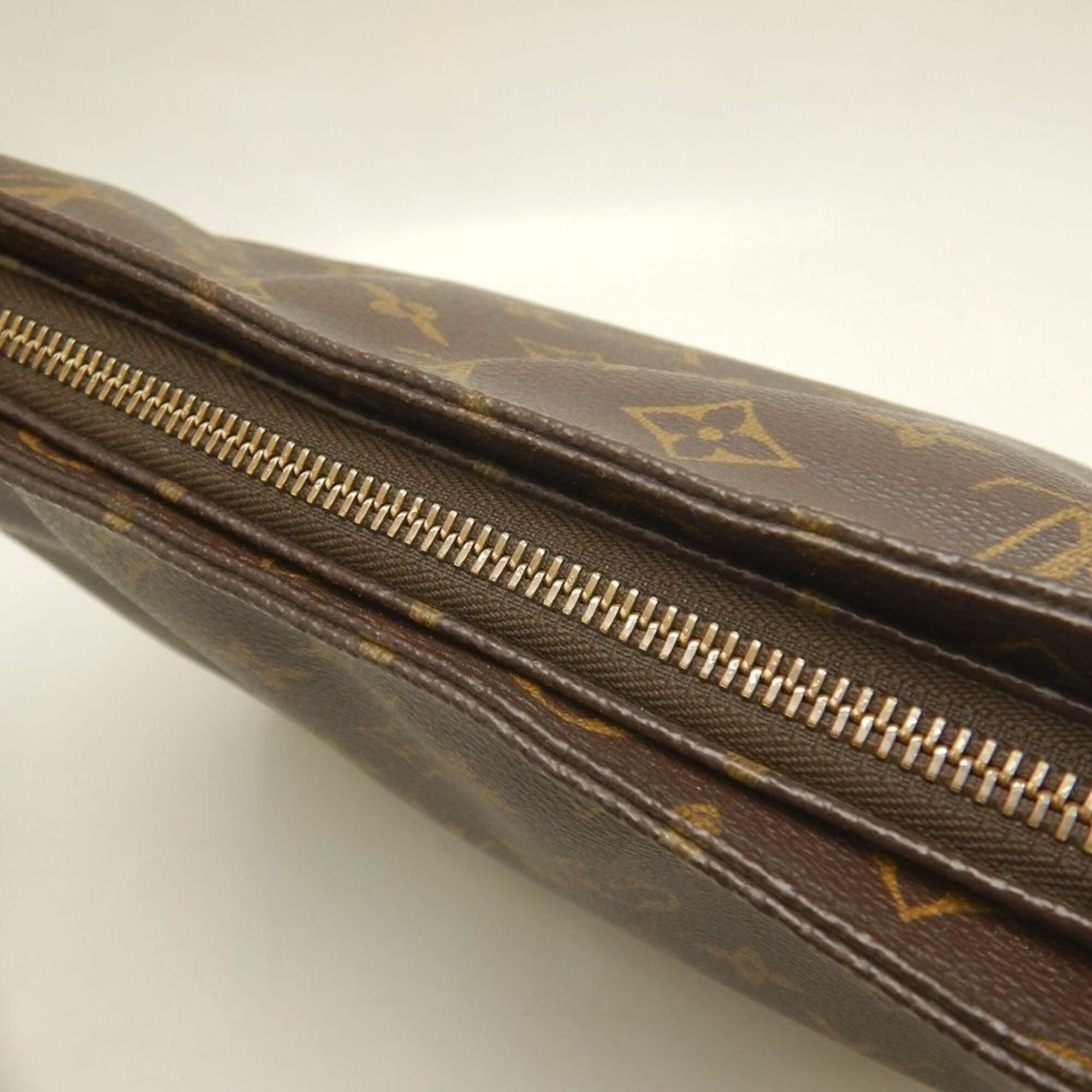 Louis Vuitton Brown Monogram Monogram Shoulder Bag (Pre-Owned)