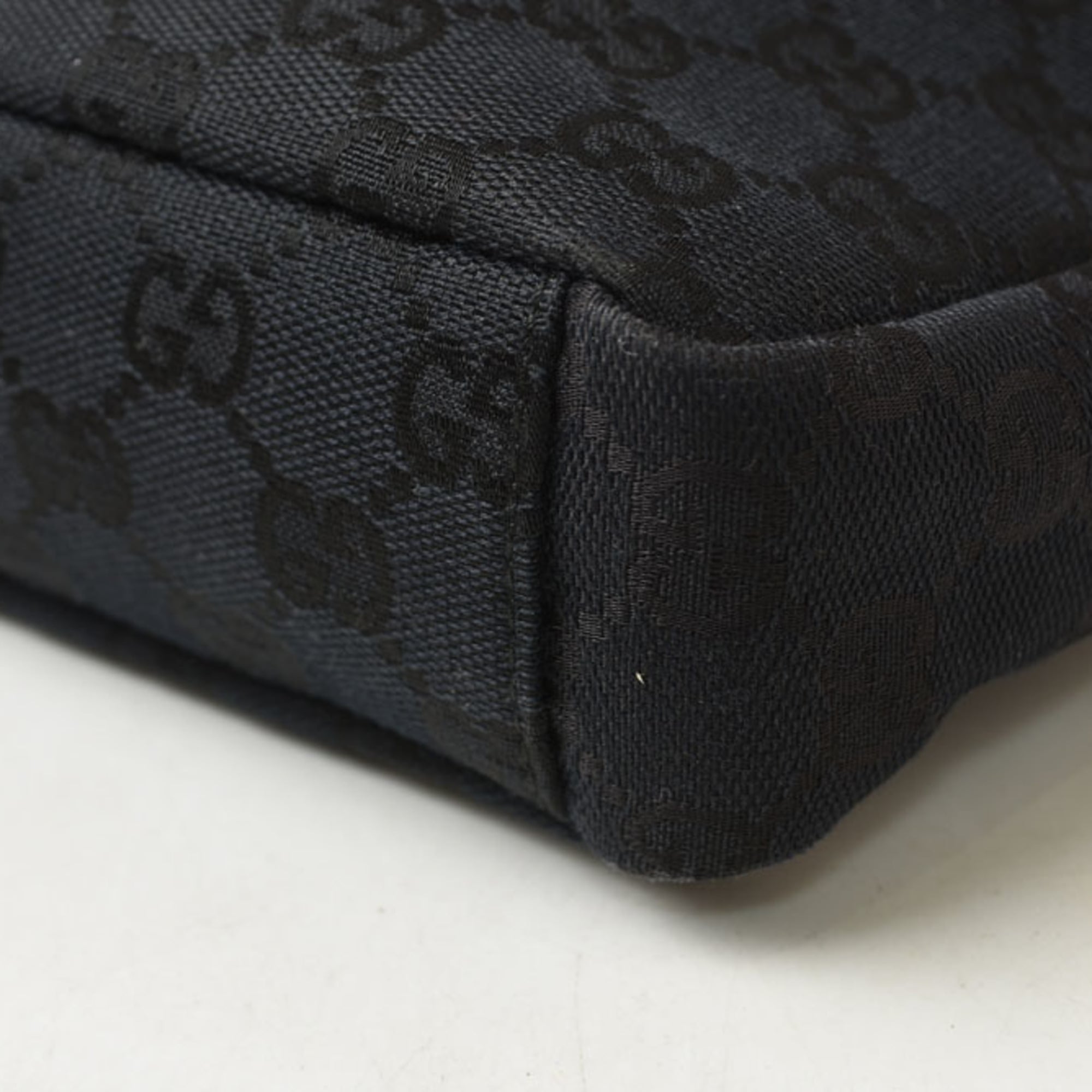 Gucci Black Gg Canvas Shoulder Bag (Pre-Owned)