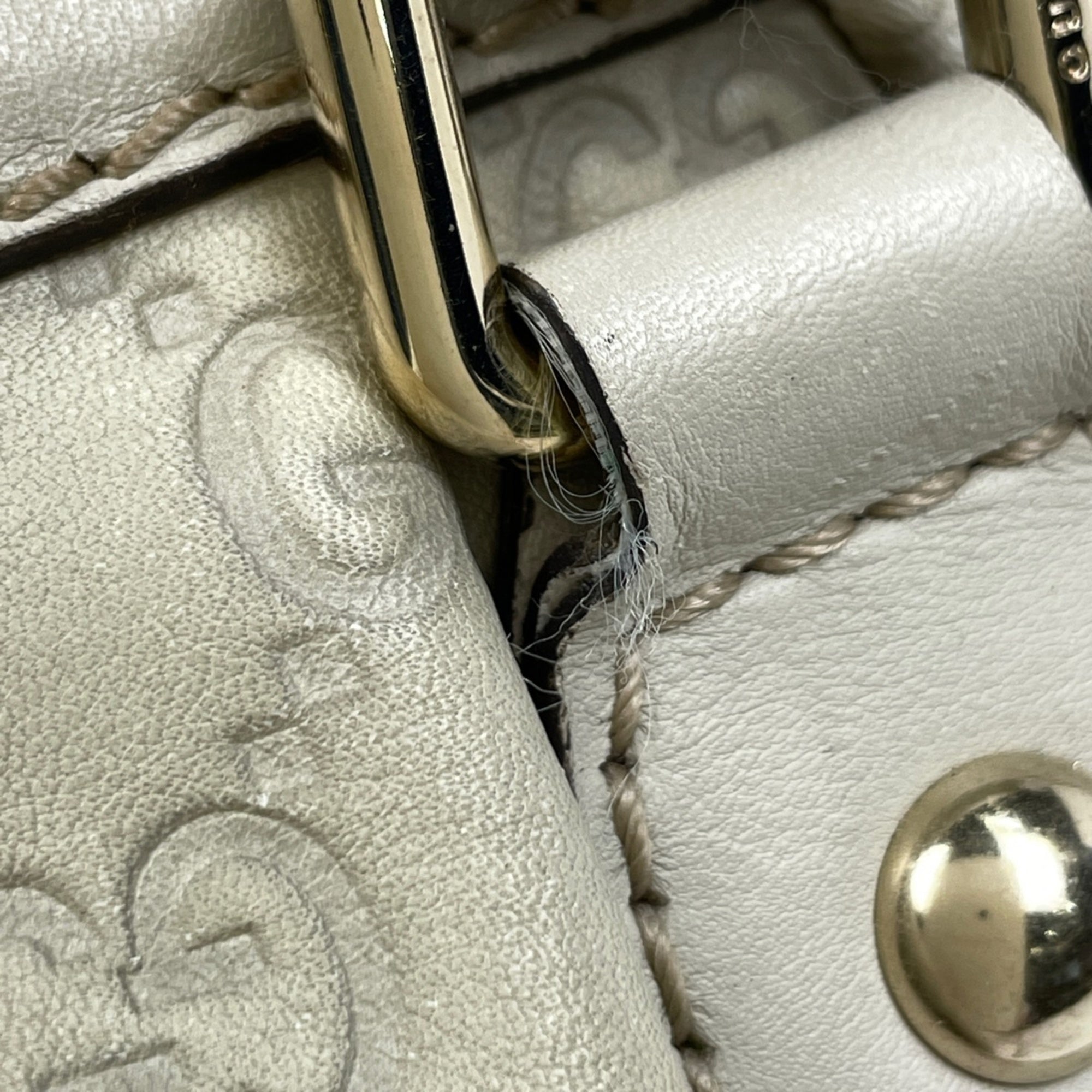 Gucci Ivory Leather Handbag (Pre-Owned)