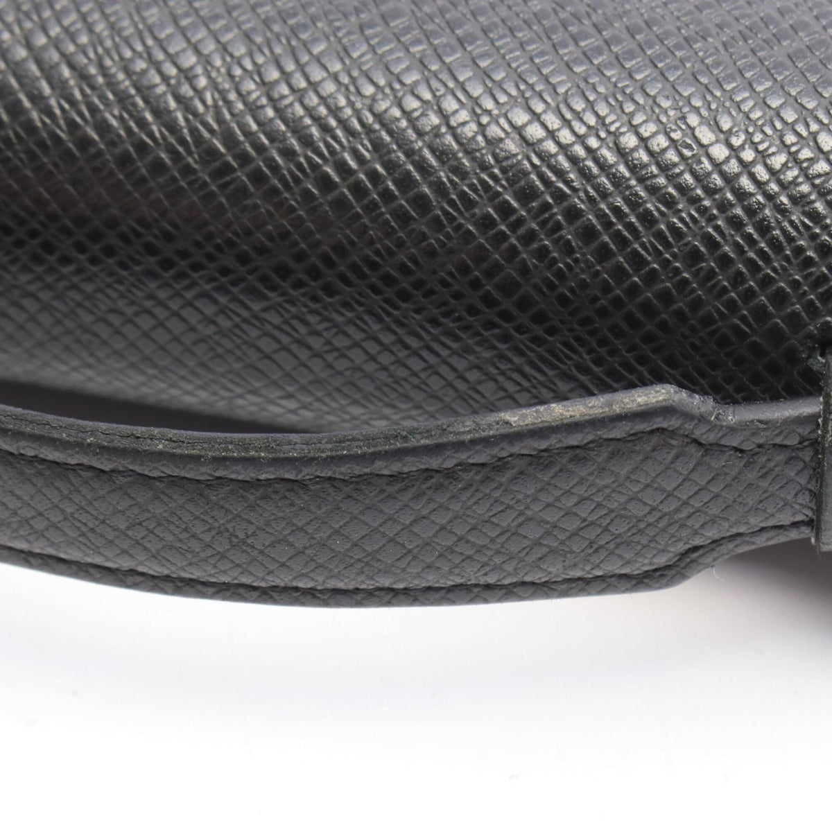 Louis Vuitton Ardoise Black Taiga Leather Long Wallet (Bi-Fold) (Pre-Owned)