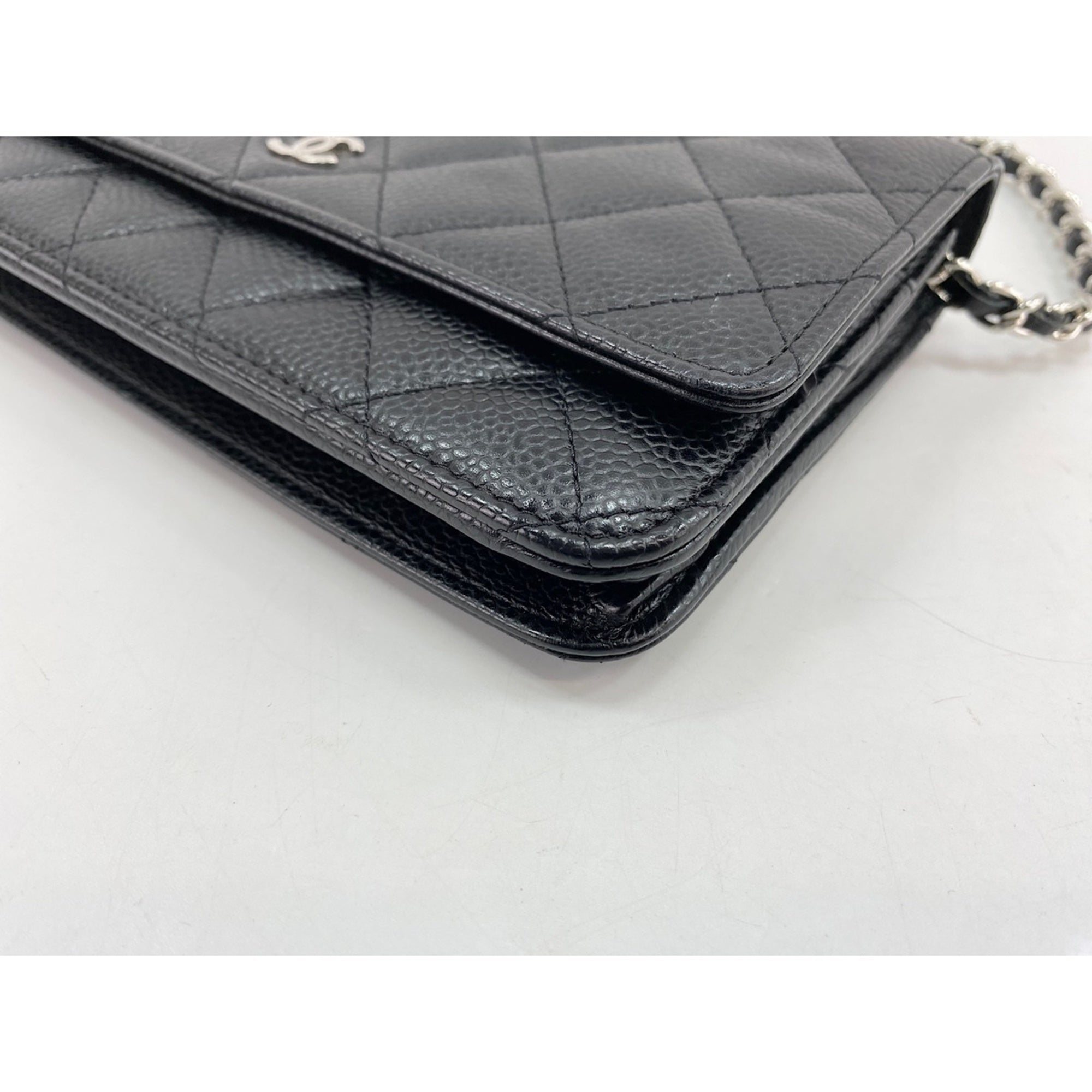 Chanel Black Shoulder Bag (Pre-Owned)