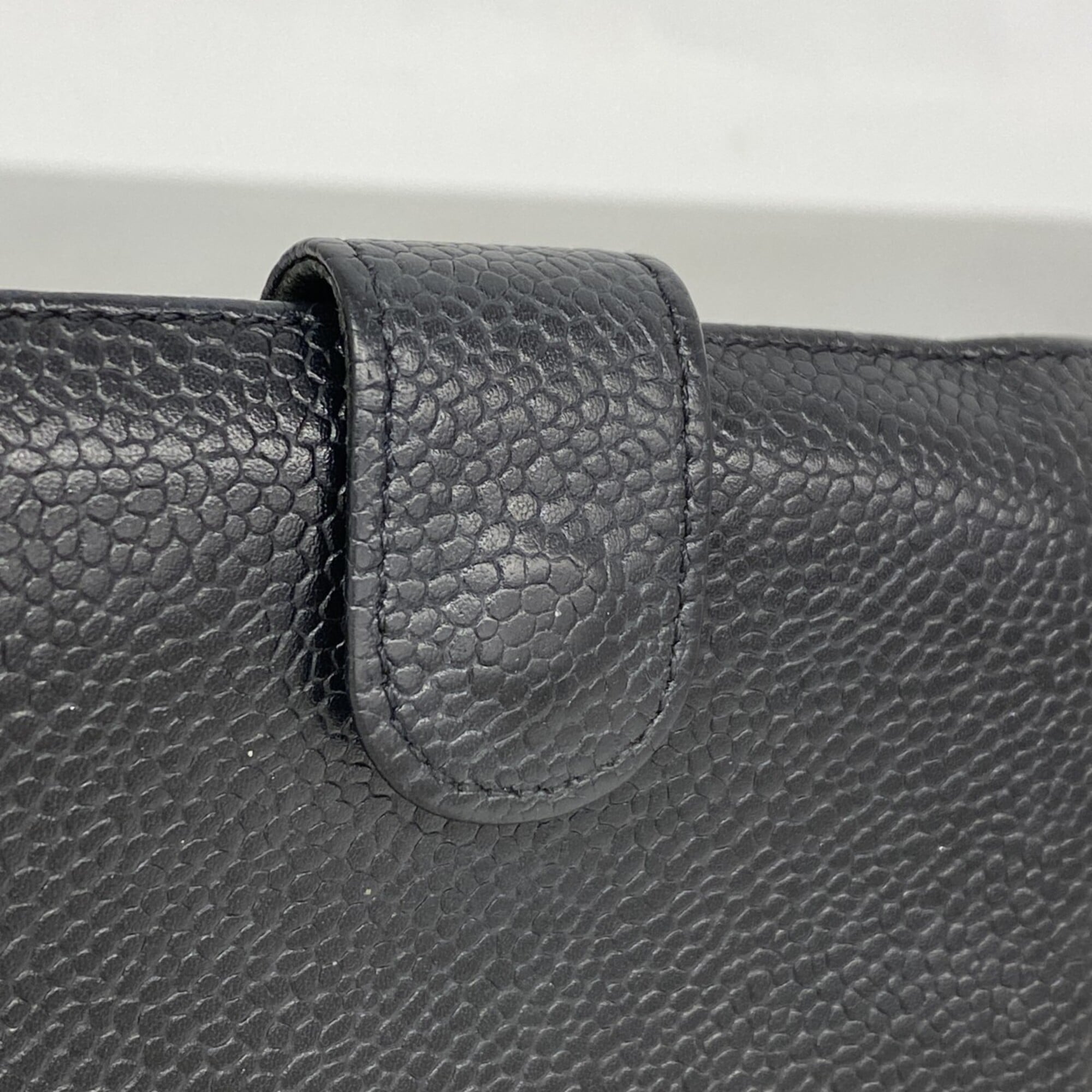 Chanel Black Grained Calfskin Wallet (Bi-Fold) (Pre-Owned)