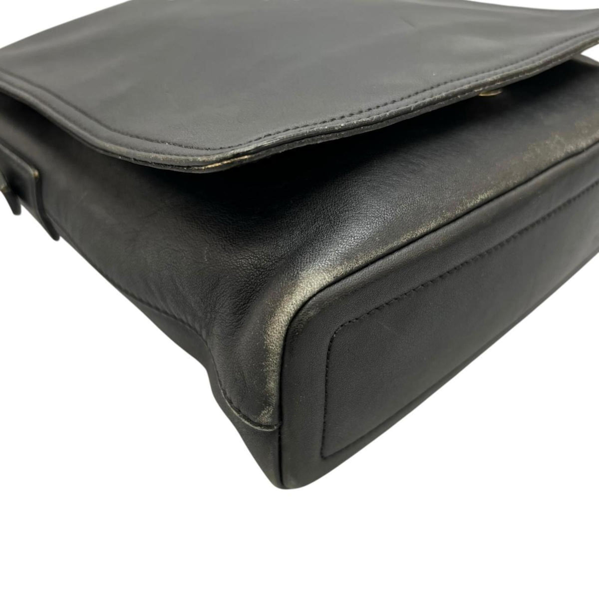 Coach Black Leather Shoulder Bag (Pre-Owned)