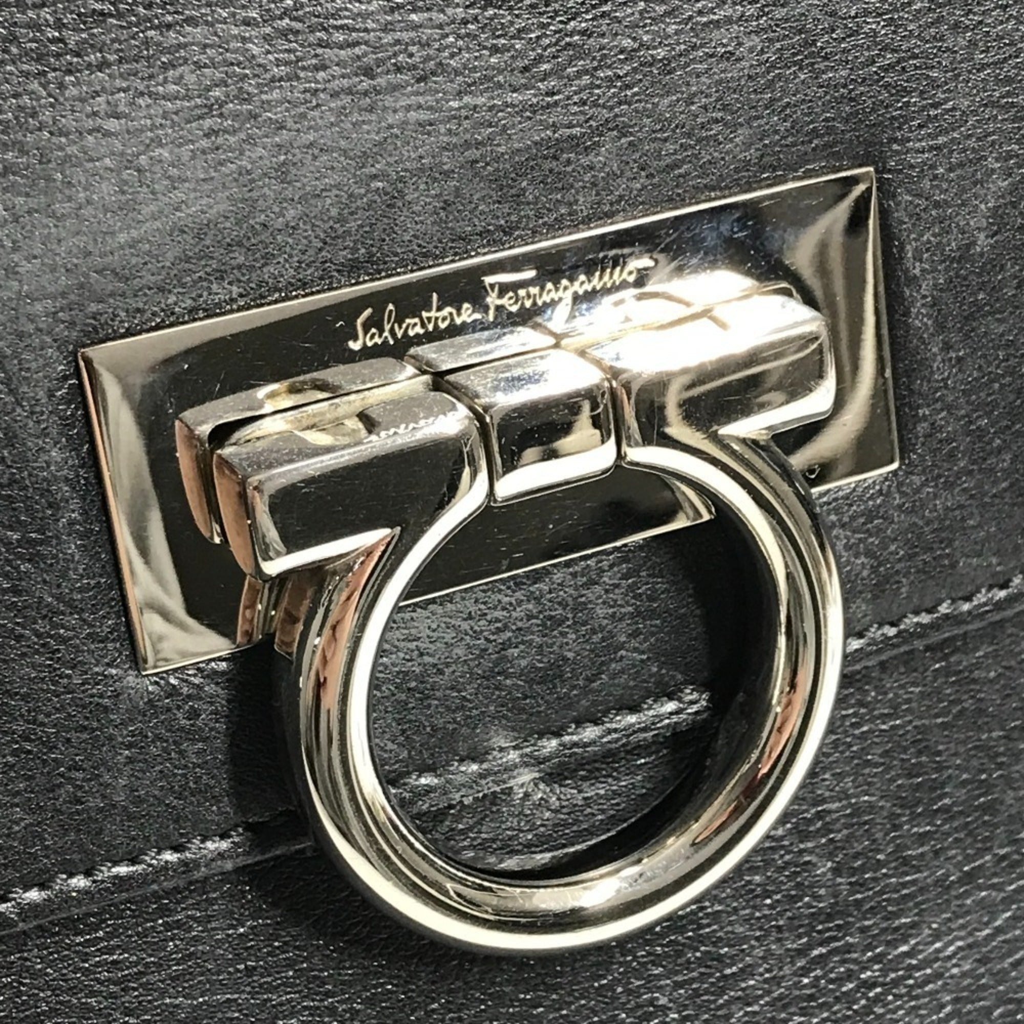 Salvatore Ferragamo Black Leather Shoulder Bag Tote Bag (Pre-Owned)