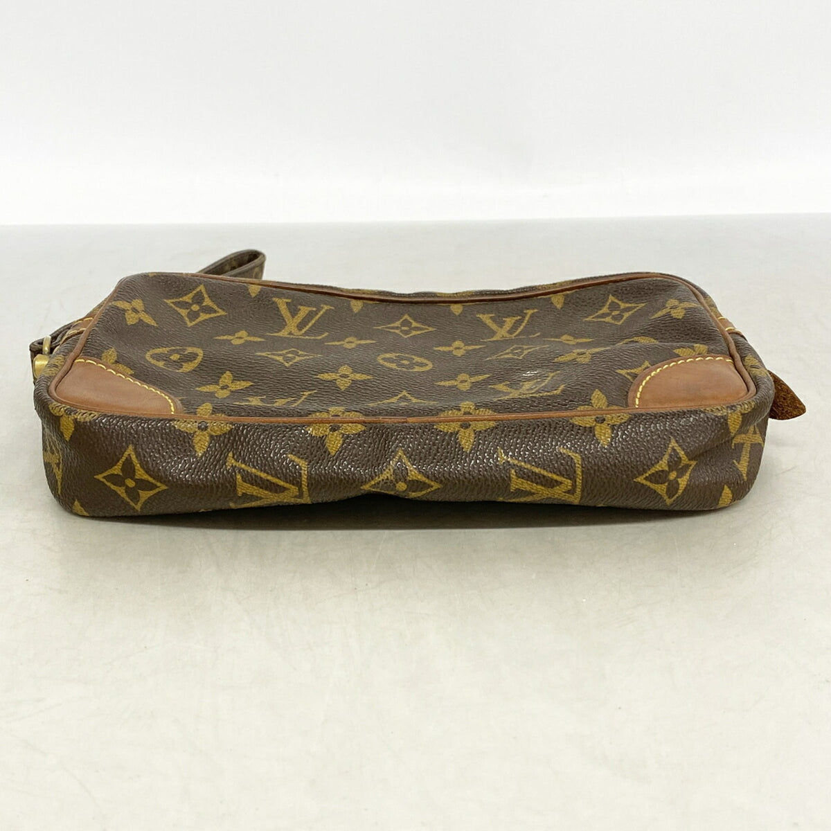 Louis Vuitton Brown Clutch Bag (Pre-Owned)