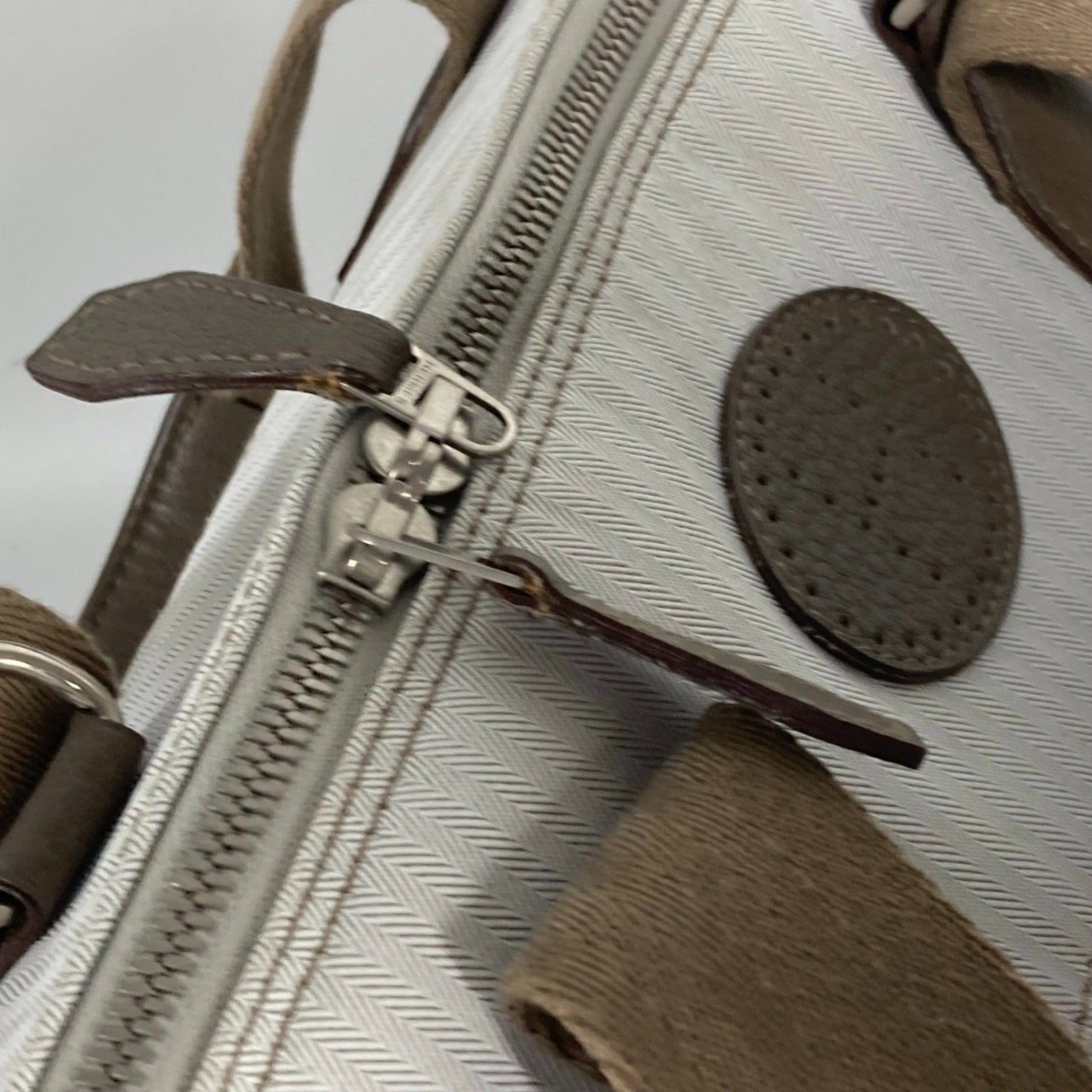 Hermes Beige Etoupe Gray White Toile Chevron Leather Boston Bag Handbag (Pre-Owned)