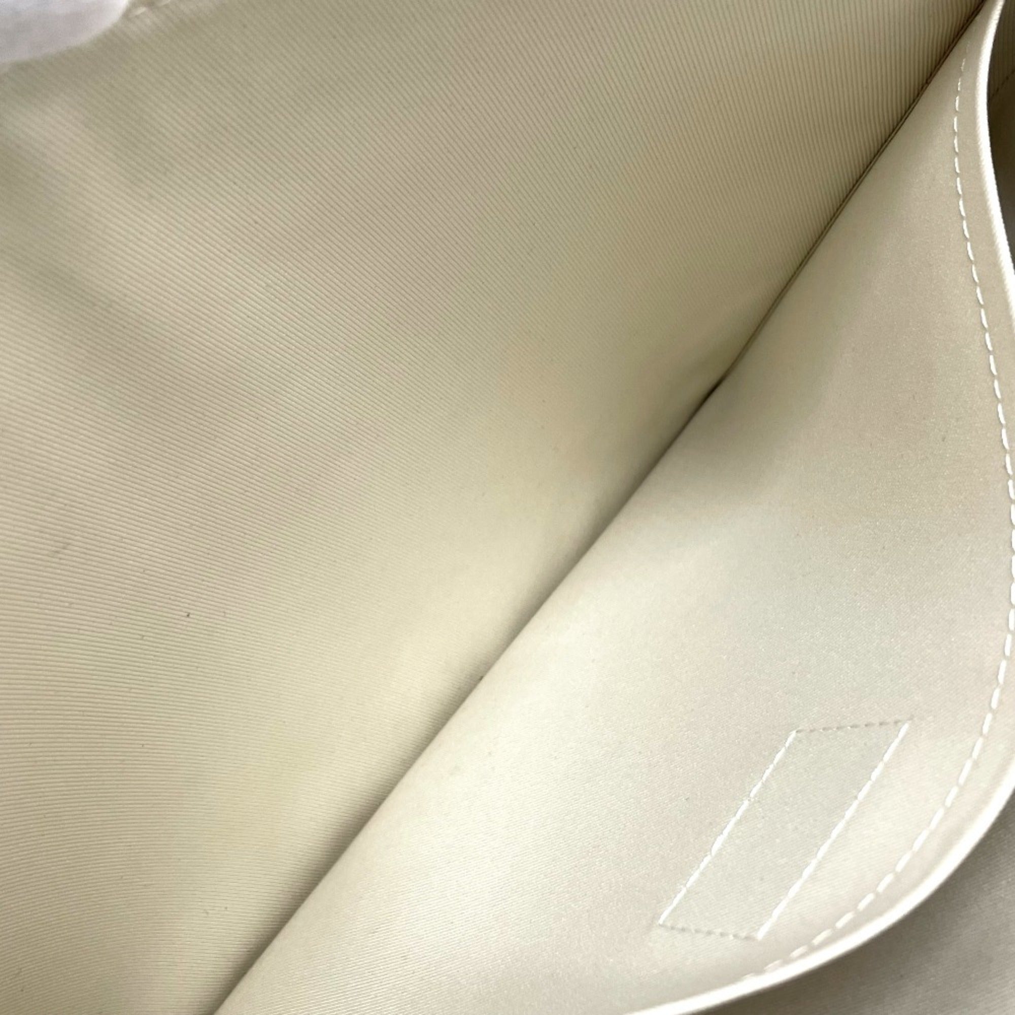 Louis Vuitton Blanc White Leather Clutch Bag Pochette (Pre-Owned)
