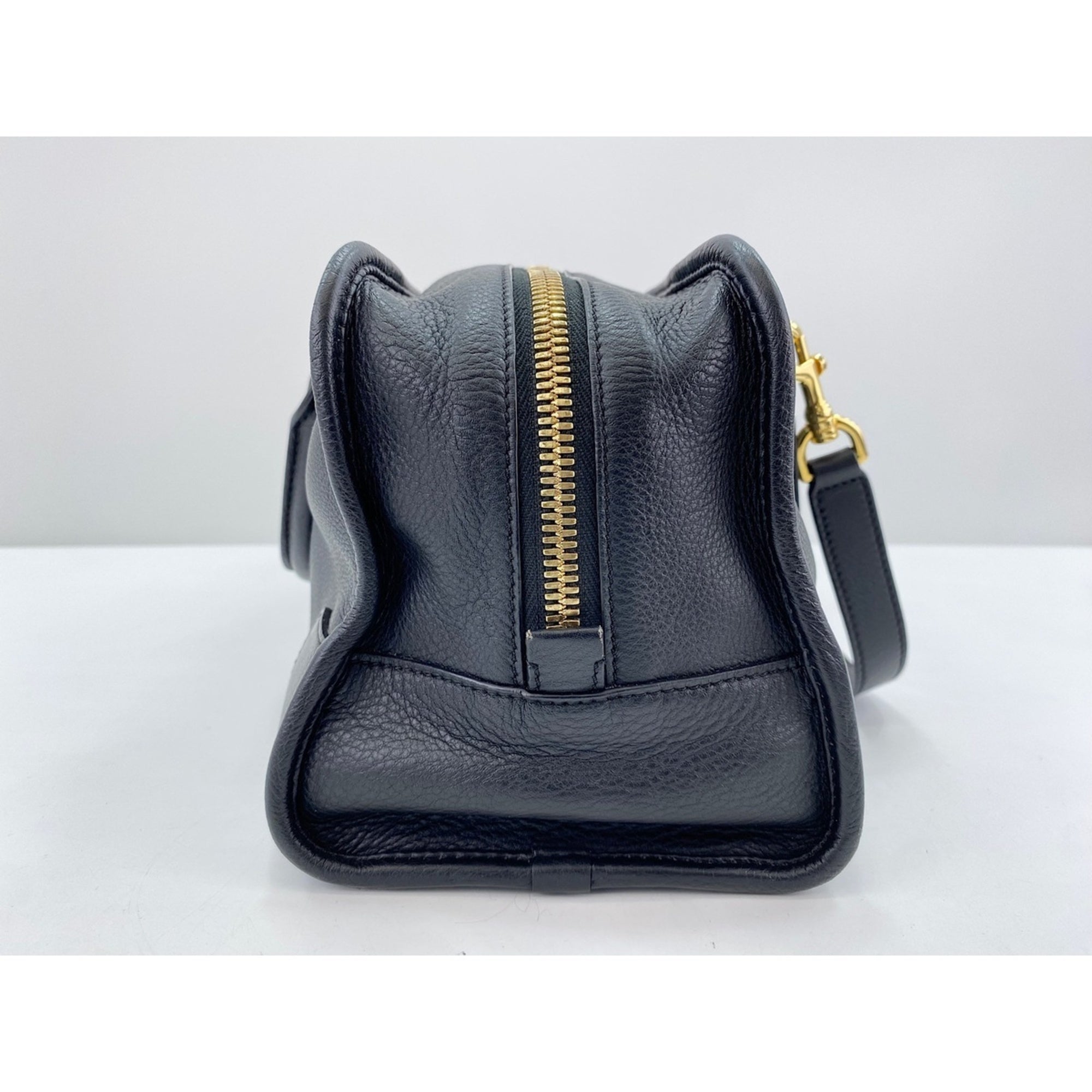Loewe Amazona Black Shoulder Bag (Pre-Owned)