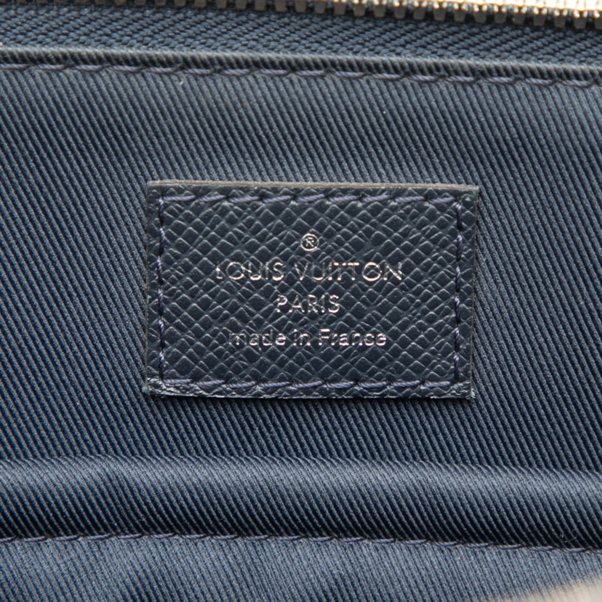 Louis Vuitton Navy Taiga Leather Leather Briefcase Shoulder Bag (Pre-Owned)