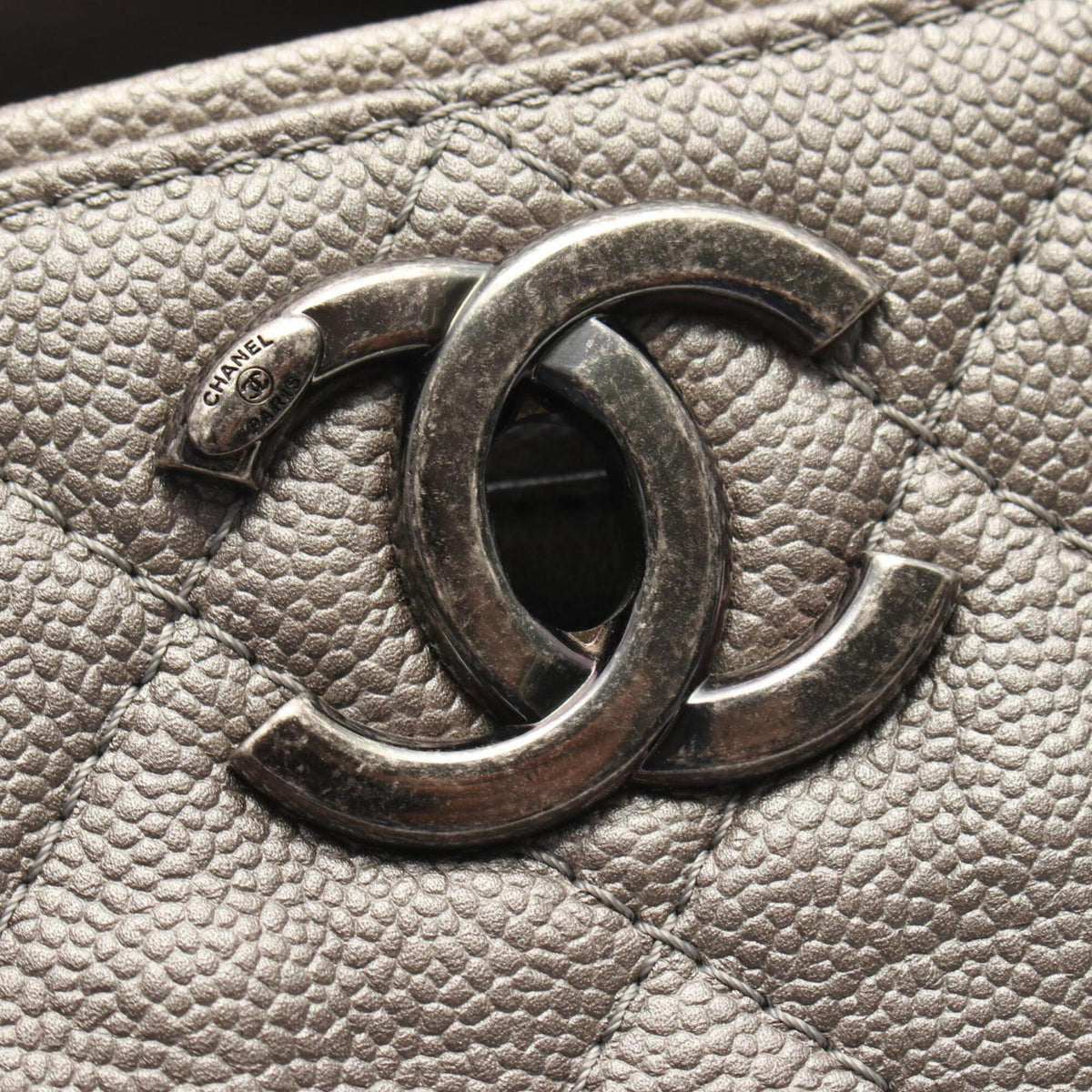 Chanel Silver Grained Calfskin Handbag Tote Bag (Pre-Owned)