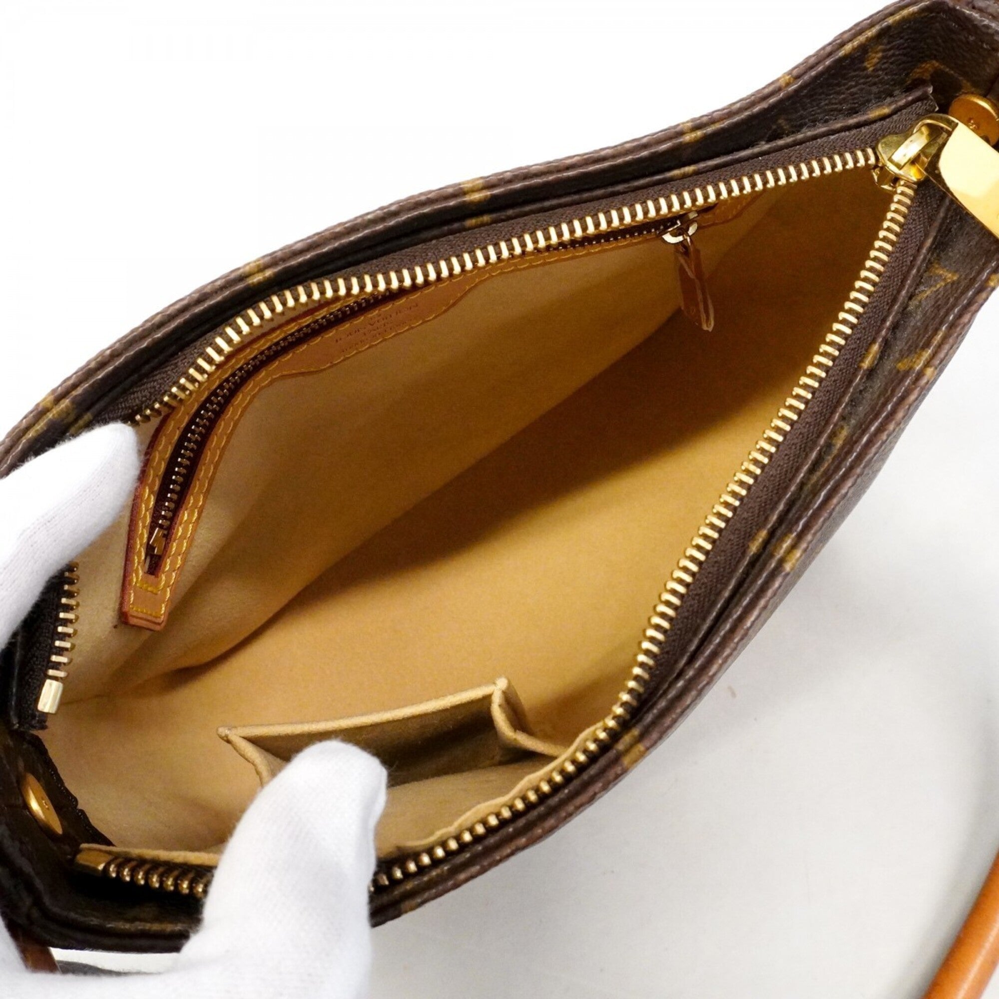 Louis Vuitton Brown Shoulder Bag (Pre-Owned)