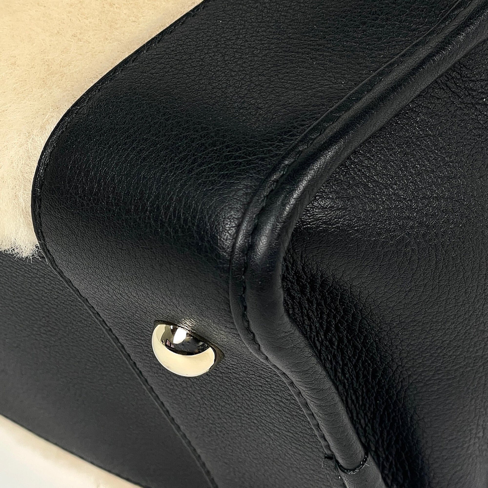 Loewe Amazona Black Ivory Leather Handbag (Pre-Owned)
