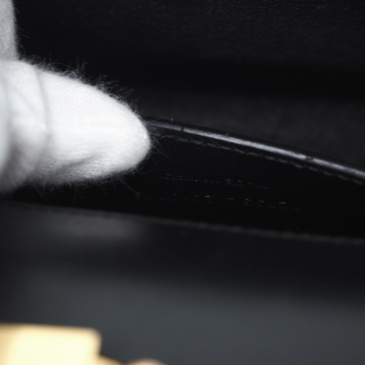 Yves Saint Laurent Black Leather Shoulder Bag (Pre-Owned)