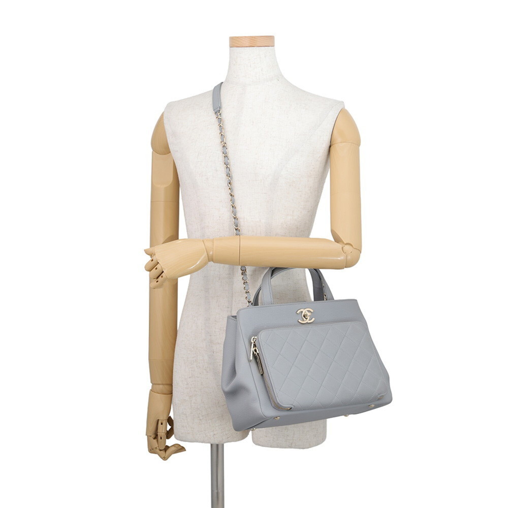 Chanel Matelasse Gray Grained Calfskin Handbag Shoulder Bag (Pre-Owned)