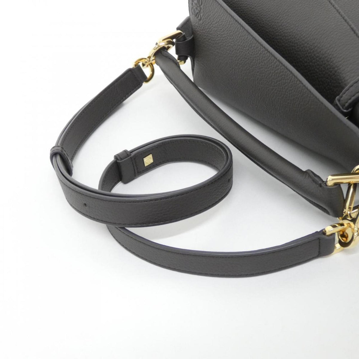 Loewe Dark Gray Leather Handbag (Pre-Owned)