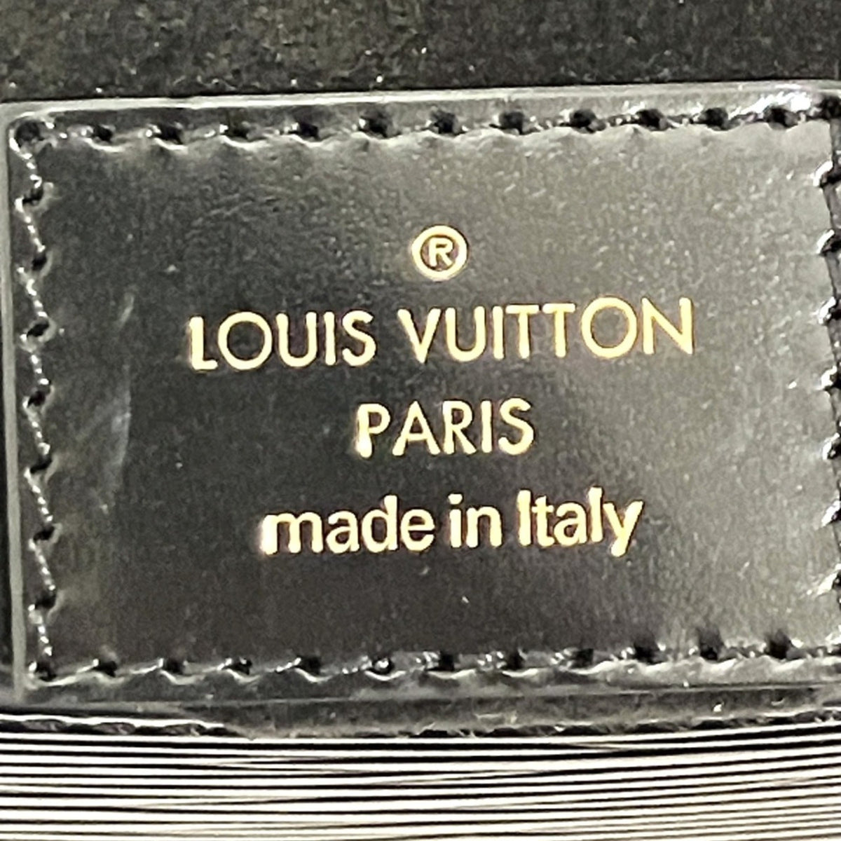 Louis Vuitton Black Leather Shoulder Bag (Pre-Owned)