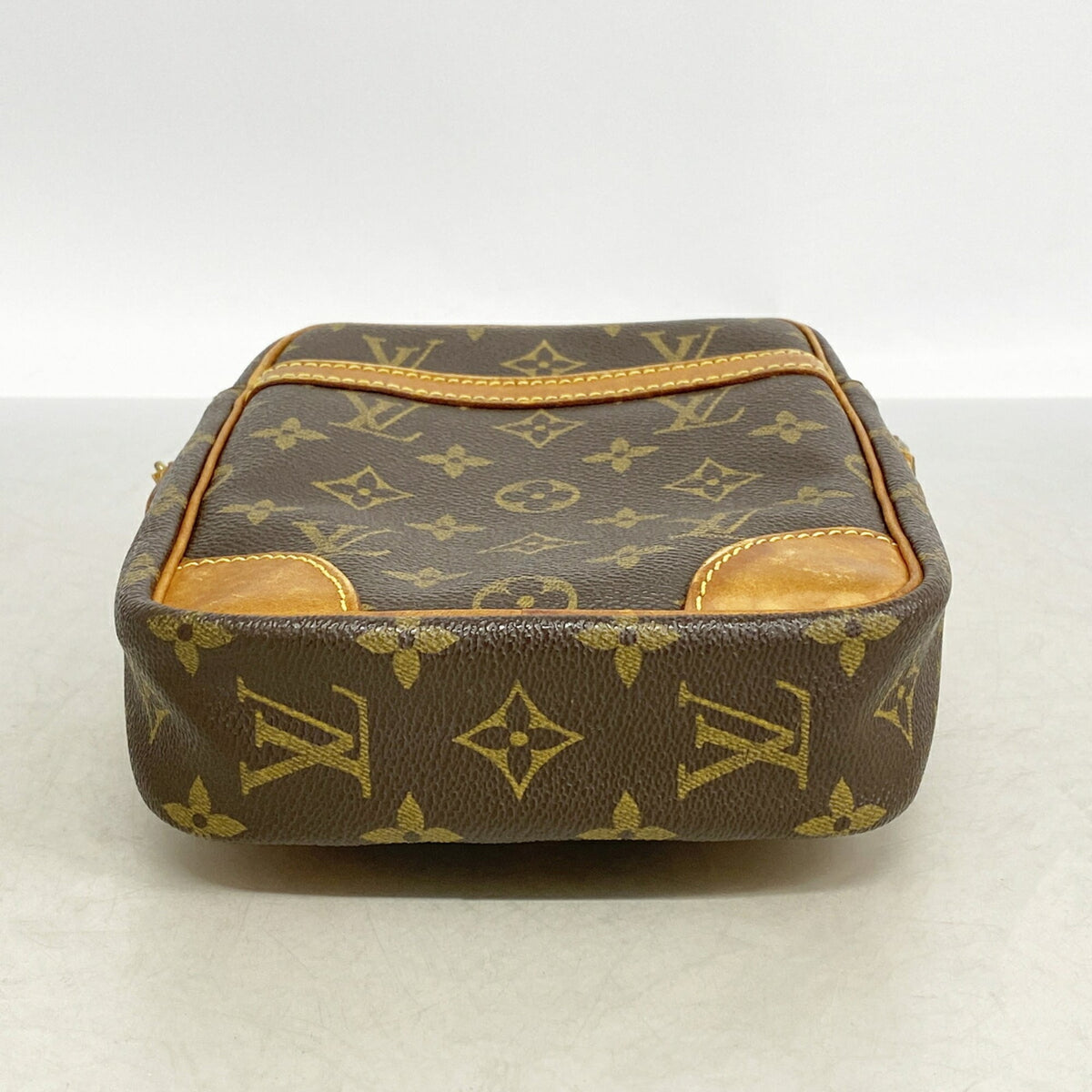 Louis Vuitton Brown Shoulder Bag (Pre-Owned)