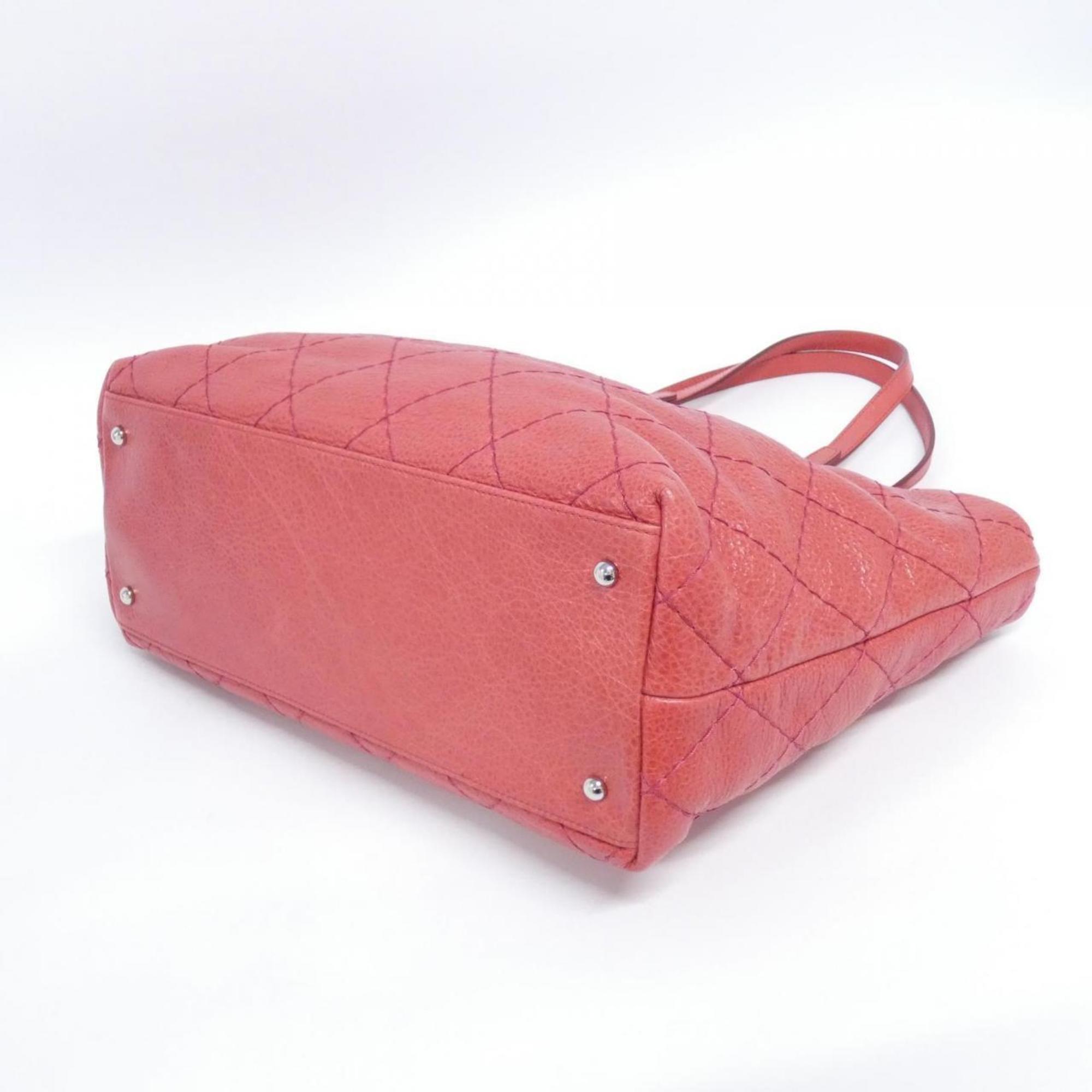 Chanel Pink Leather Handbag (Pre-Owned)