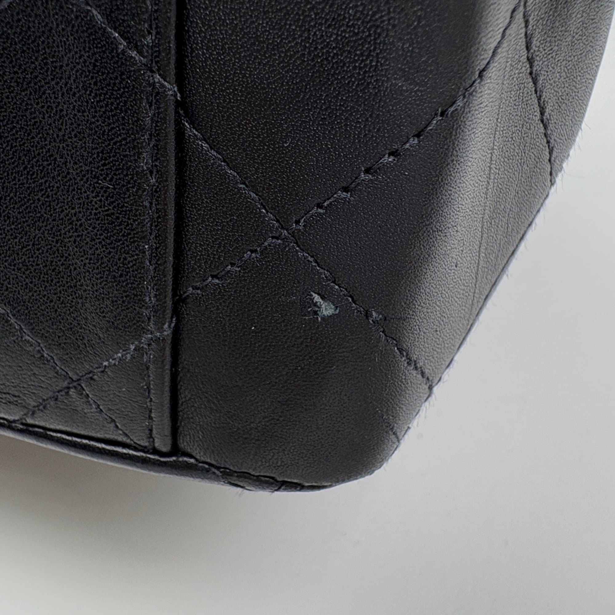 Chanel Matelasse Black Leather Shoulder Bag (Pre-Owned)