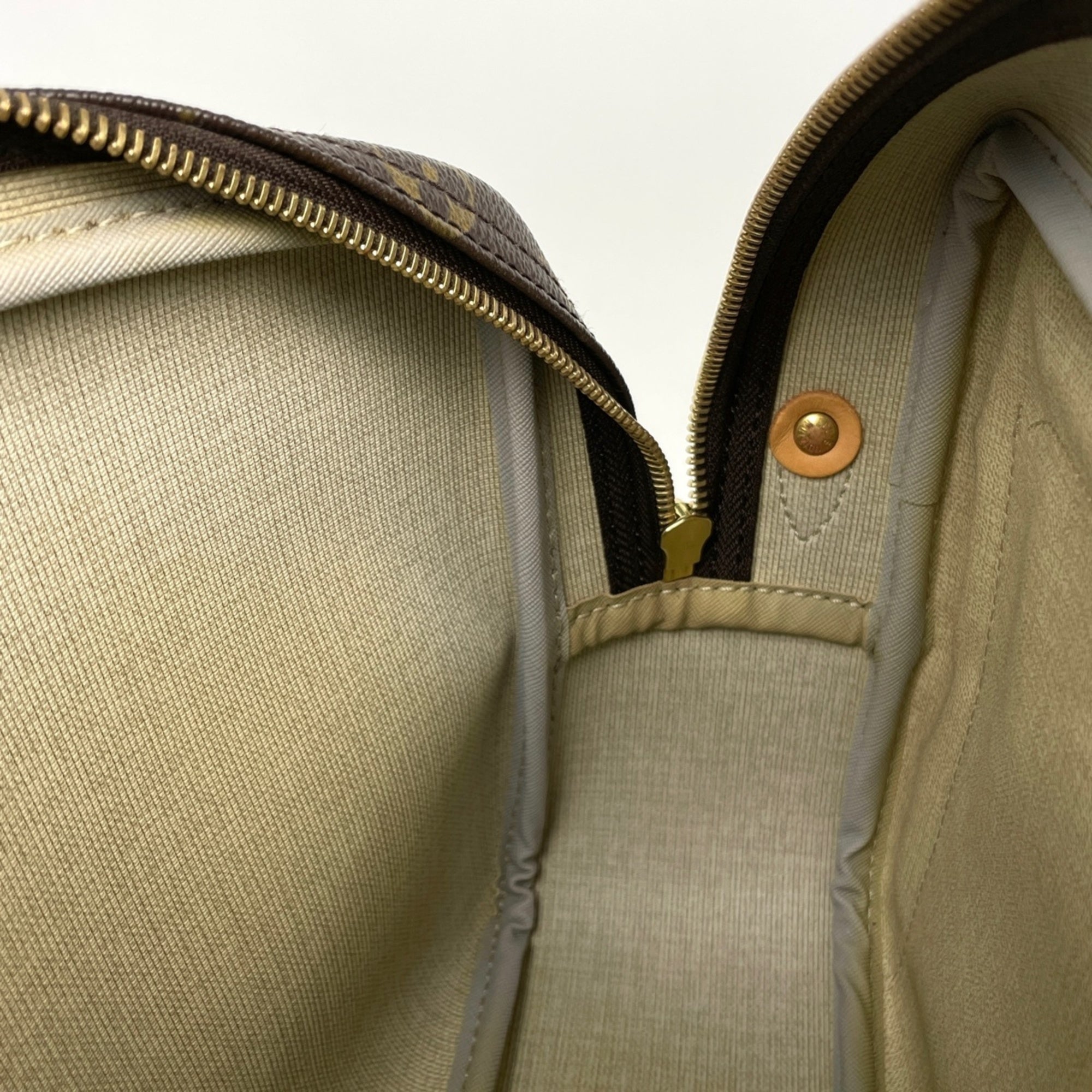 Louis Vuitton Brown Monogram Shoulder Bag (Pre-Owned)