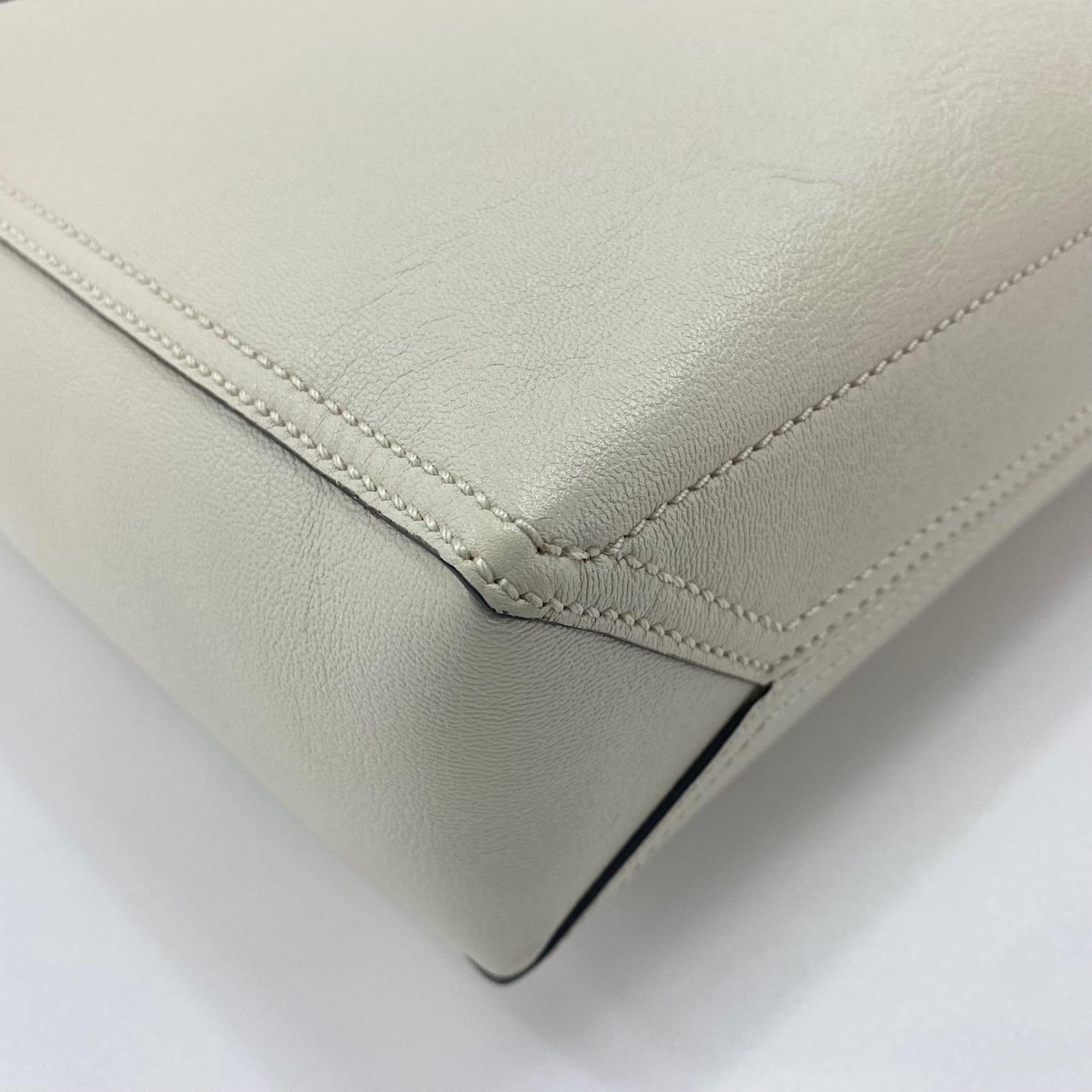 Gucci Gg Marmont White Tote Bag (Pre-Owned)