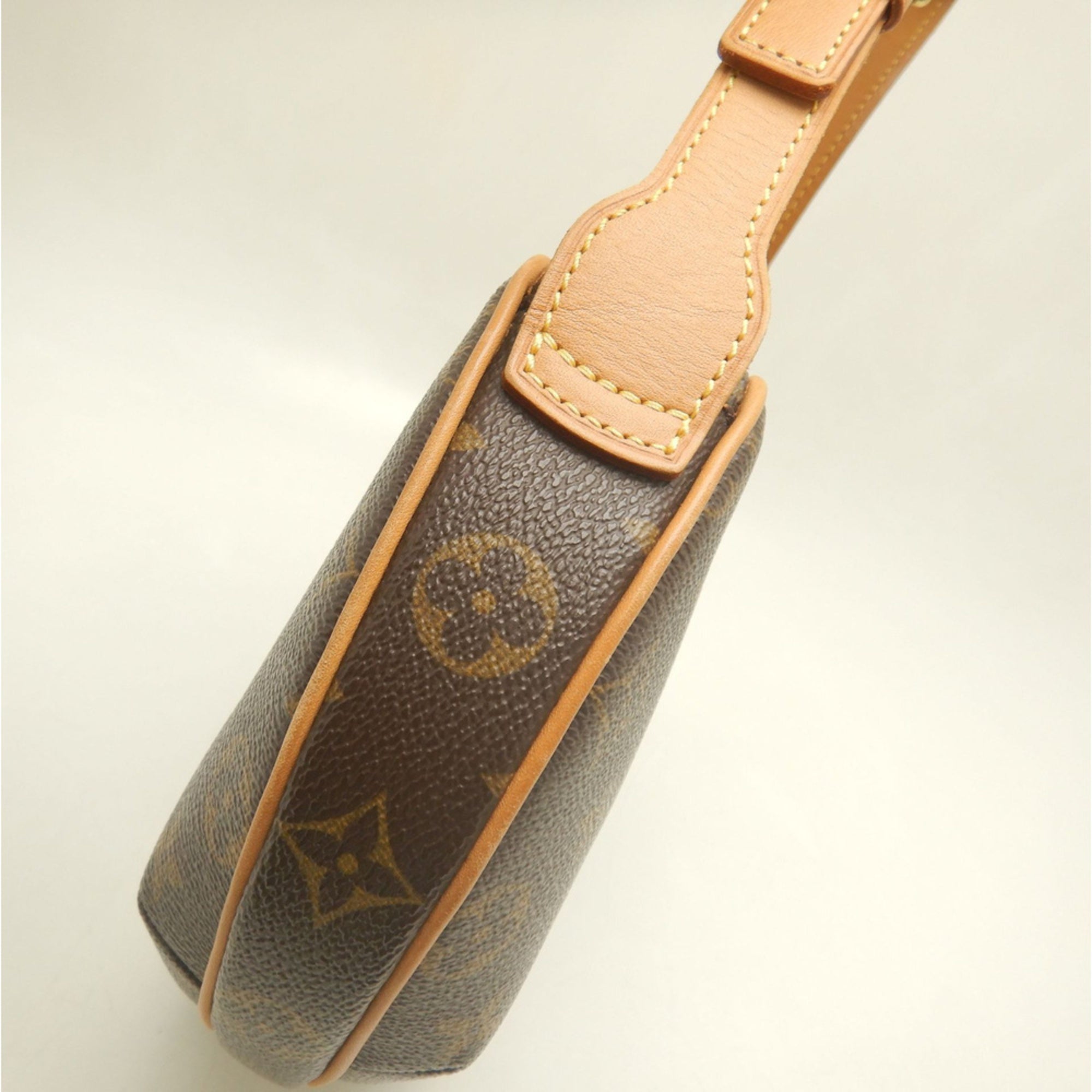 Louis Vuitton Brown Monogram Monogram Canvas Pochette Shoulder Bag (Pre-Owned)