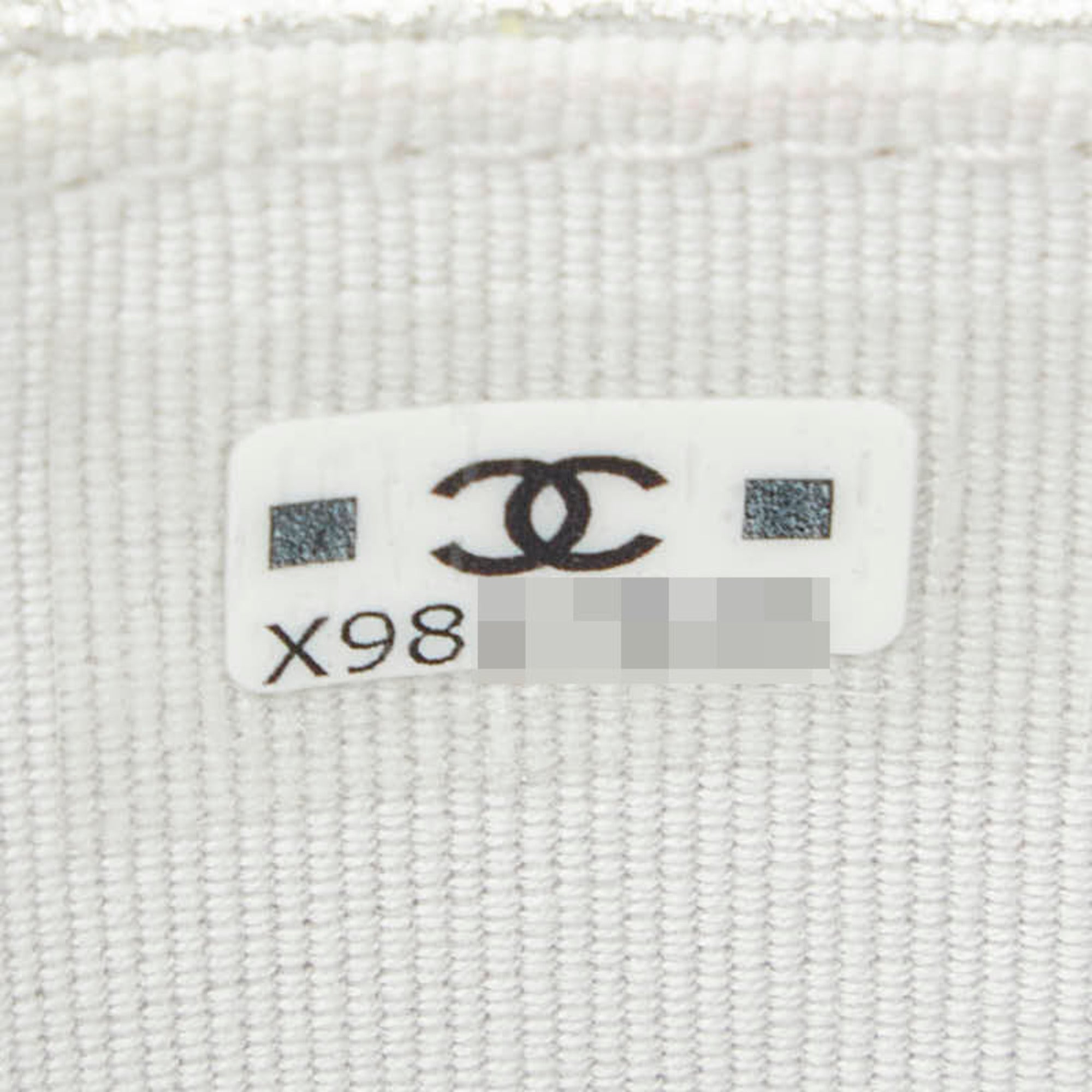 Chanel Silver Leather Pochette Shoulder Bag (Pre-Owned)