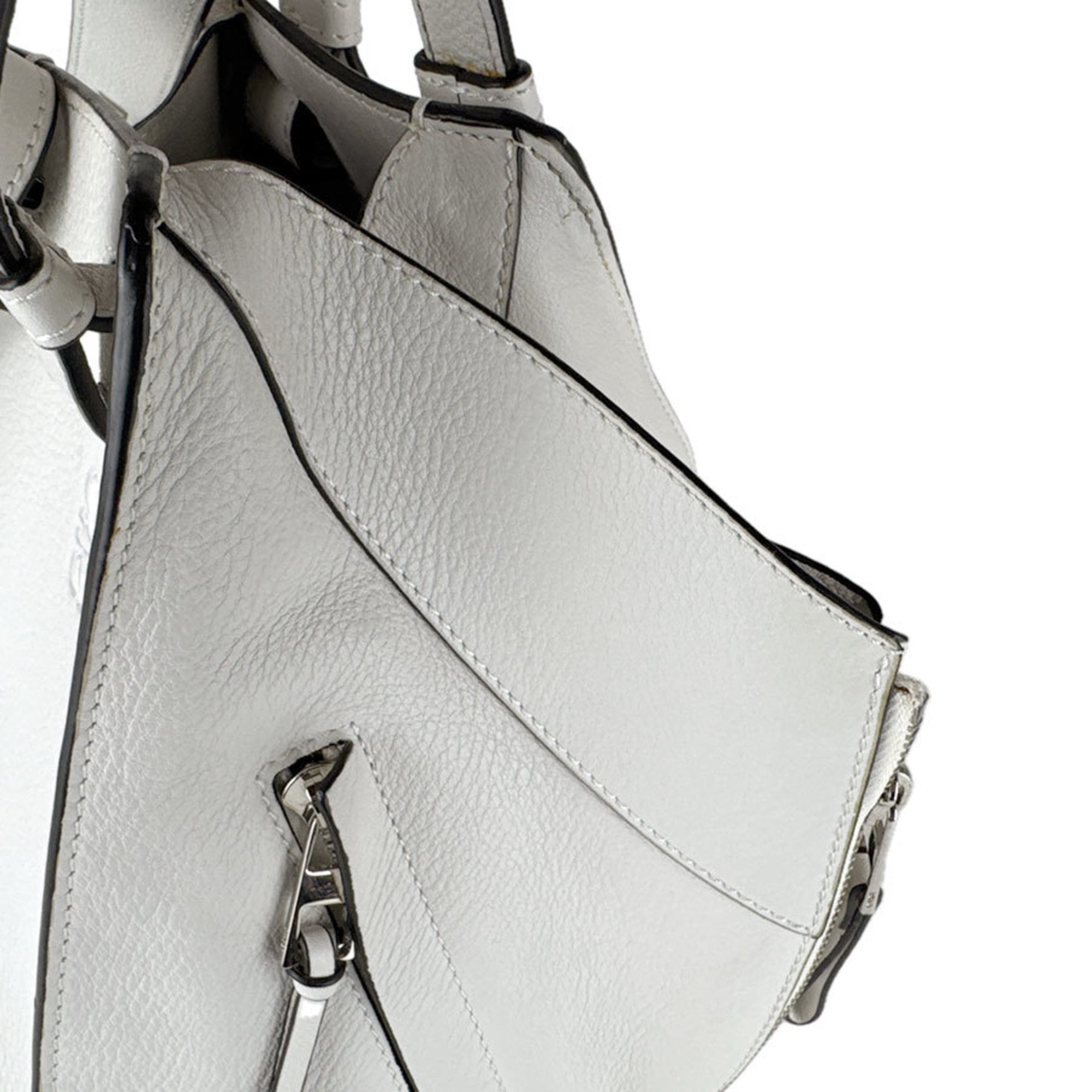 Loewe White Leather Handbag Shoulder Bag (Pre-Owned)