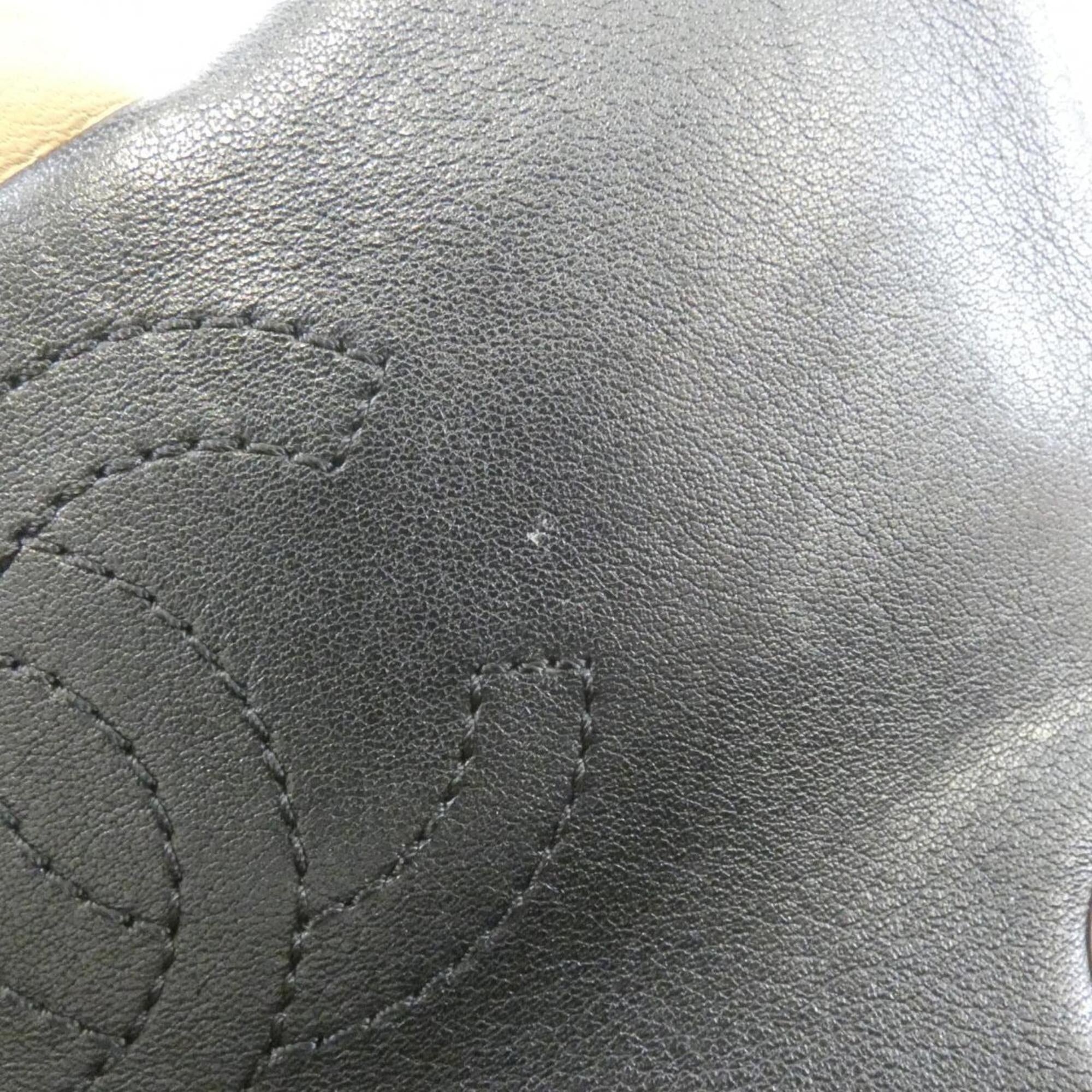 Chanel Beige Black Leather Shoulder Bag (Pre-Owned)