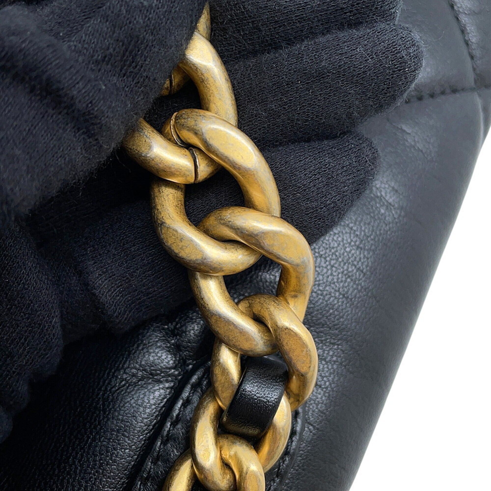 Chanel Black Leather Handbag Shoulder Bag (Pre-Owned)