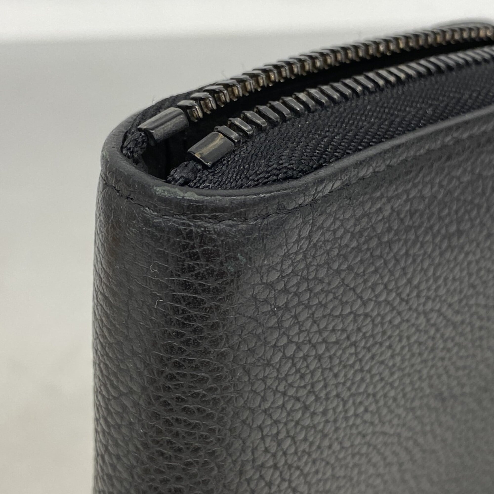 Louis Vuitton Black Long Wallet (Bi-Fold) (Pre-Owned)