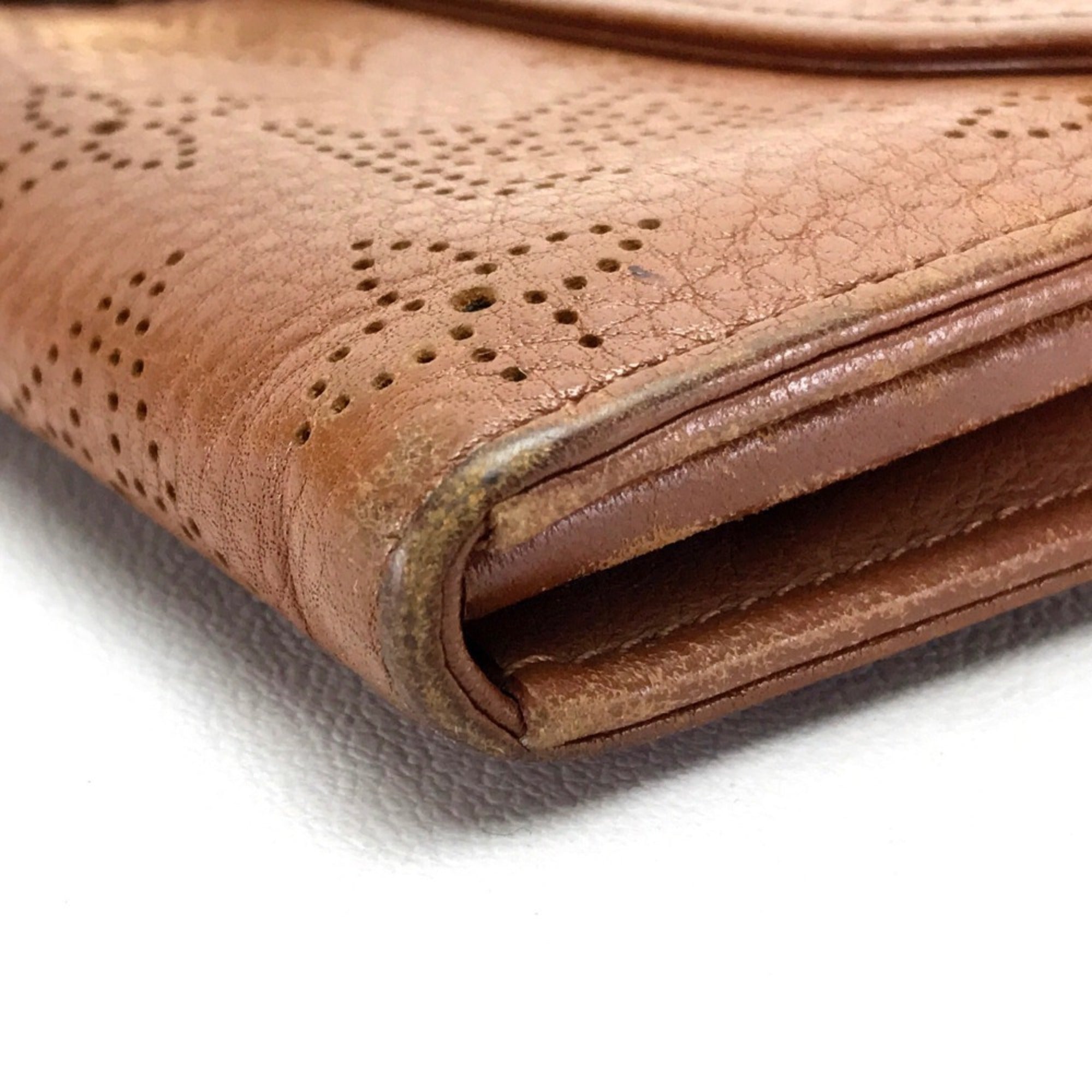 Louis Vuitton Mahina Brown Cognac Mahina Leather Long Wallet (Bi-Fold) (Pre-Owned)