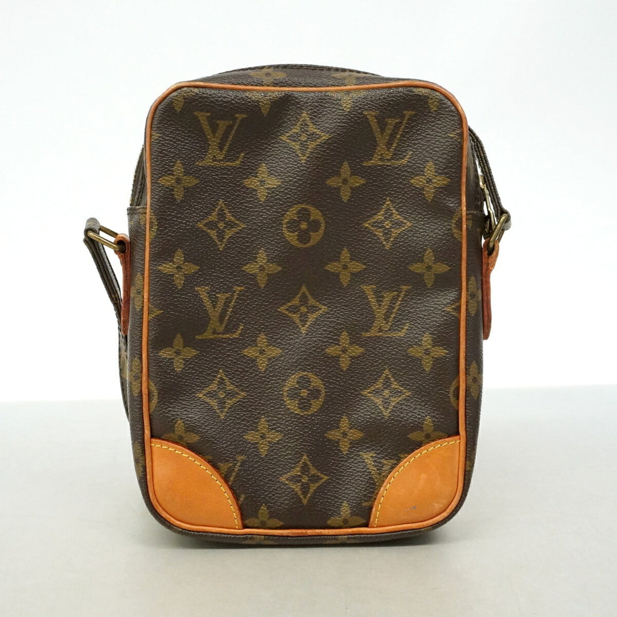 Louis Vuitton Brown Shoulder Bag (Pre-Owned)