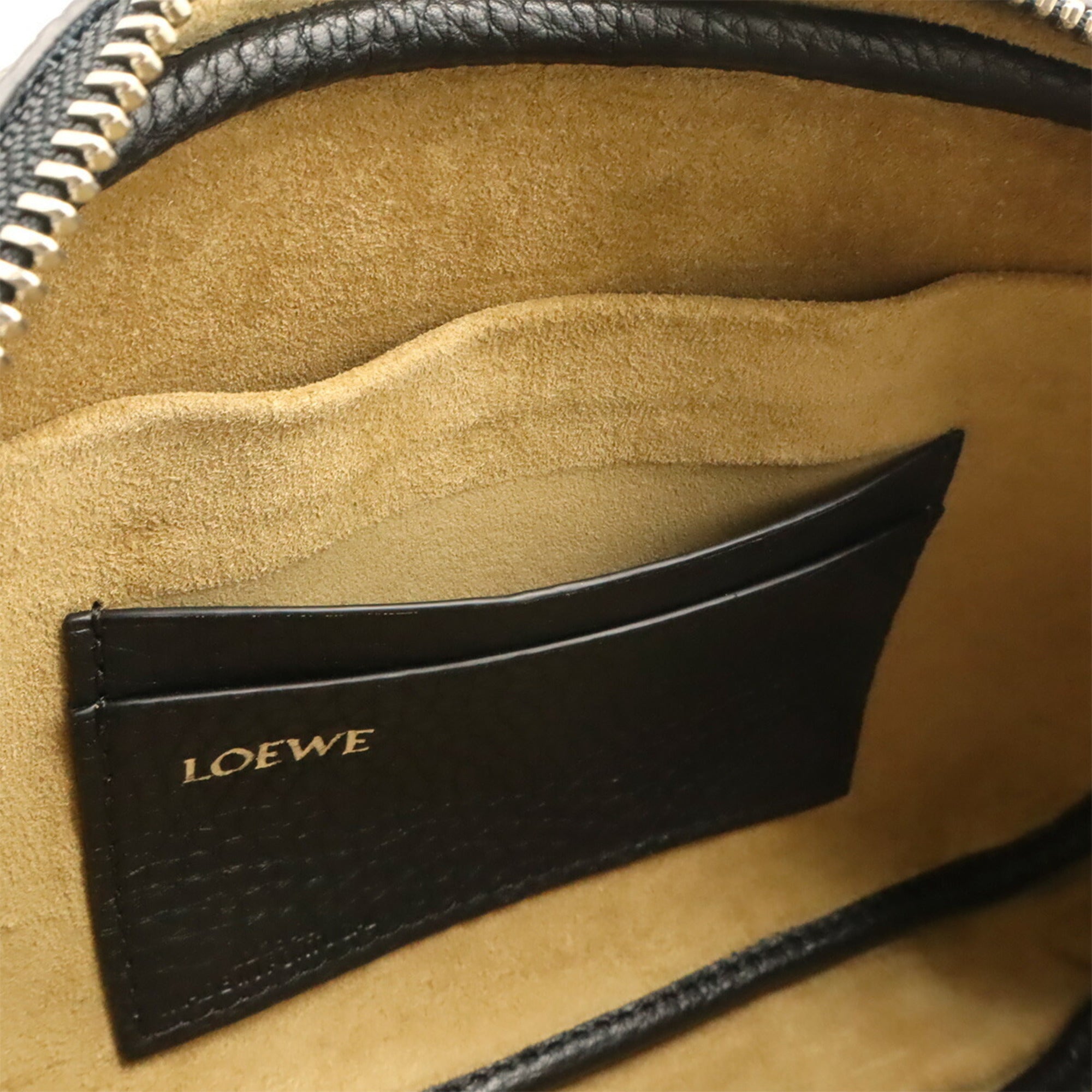 Loewe Black Shoulder Bag (Pre-Owned)