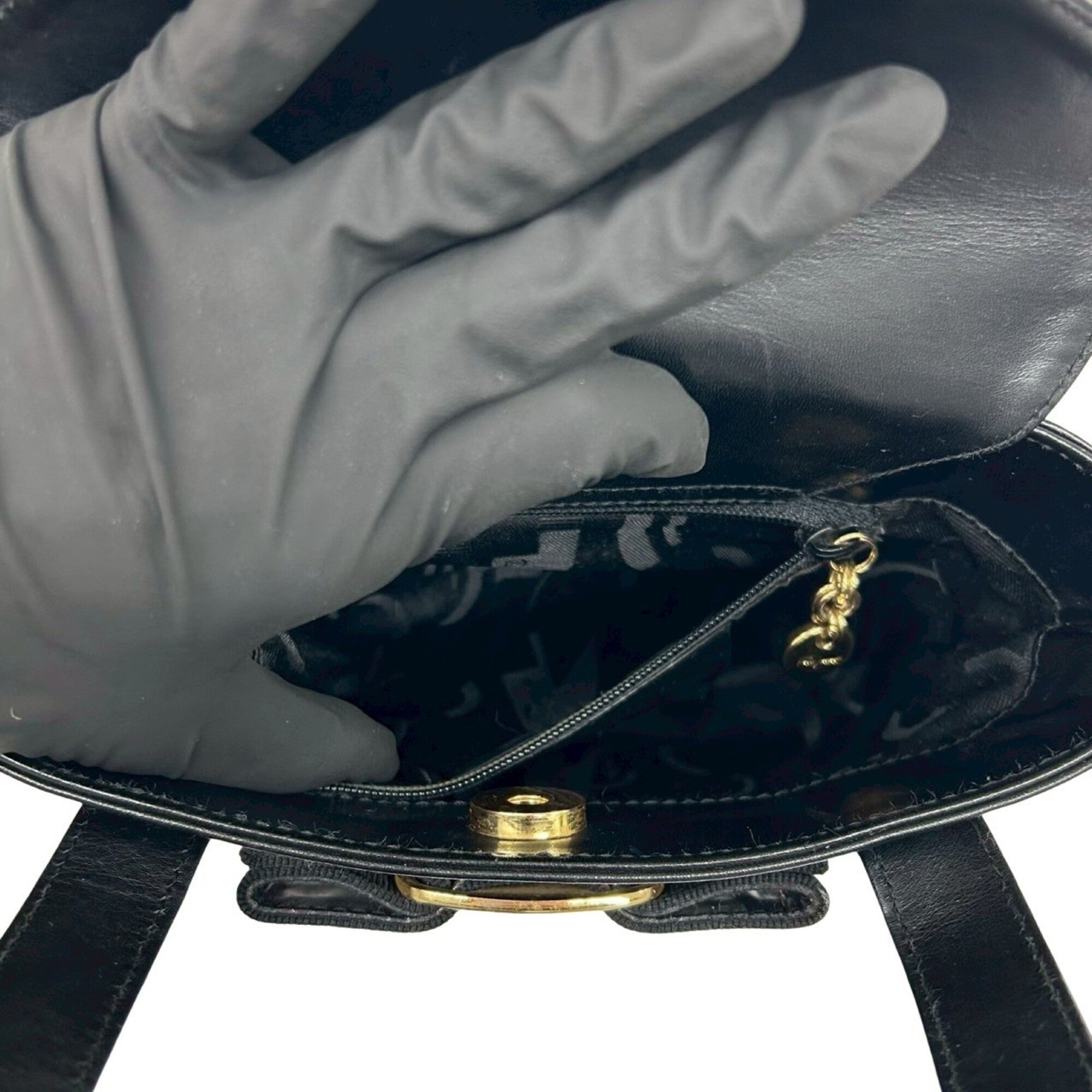 Salvatore Ferragamo Black Leather Handbag Tote Bag (Pre-Owned)