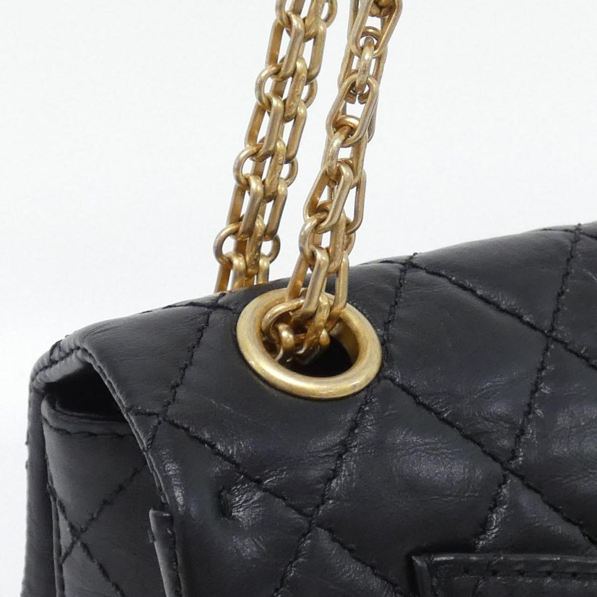 Chanel Black Leather Shoulder Bag (Pre-Owned)