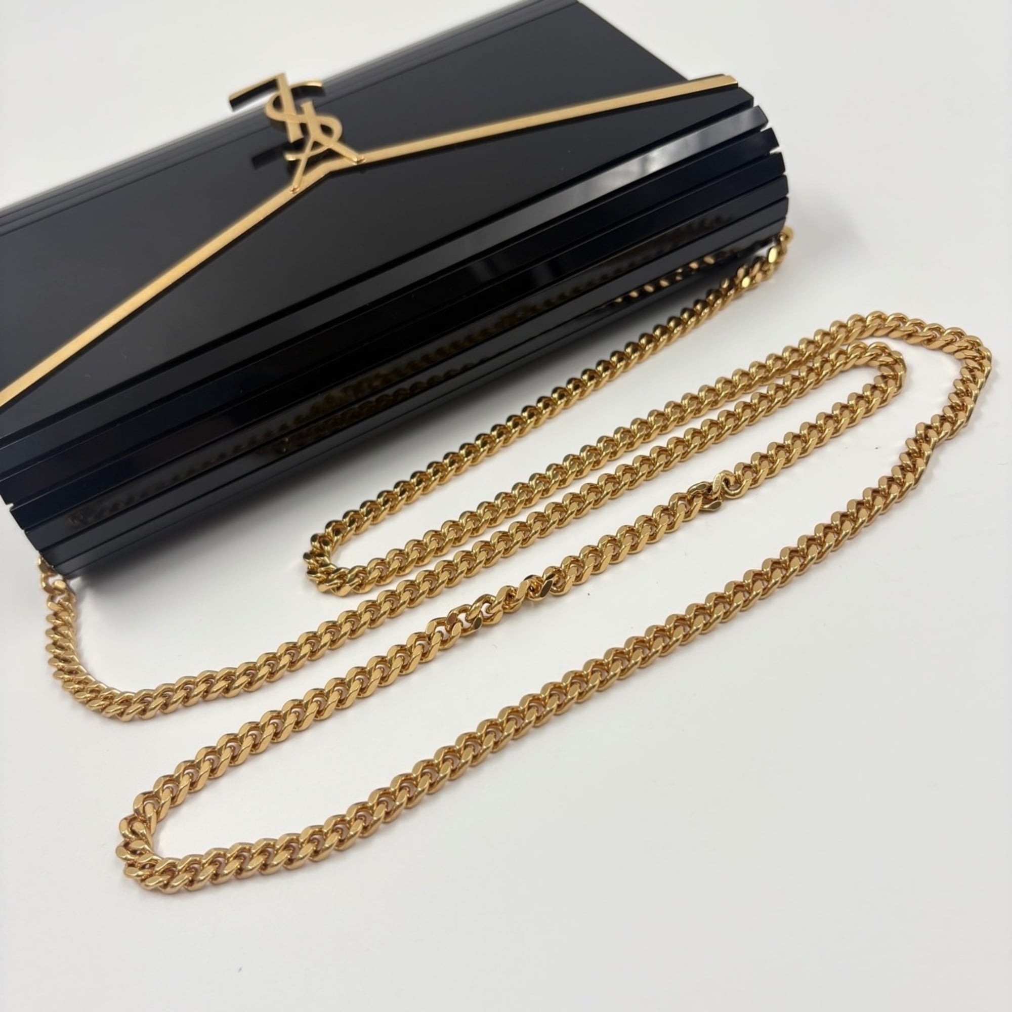 Yves Saint Laurent Black Shoulder Bag (Pre-Owned)