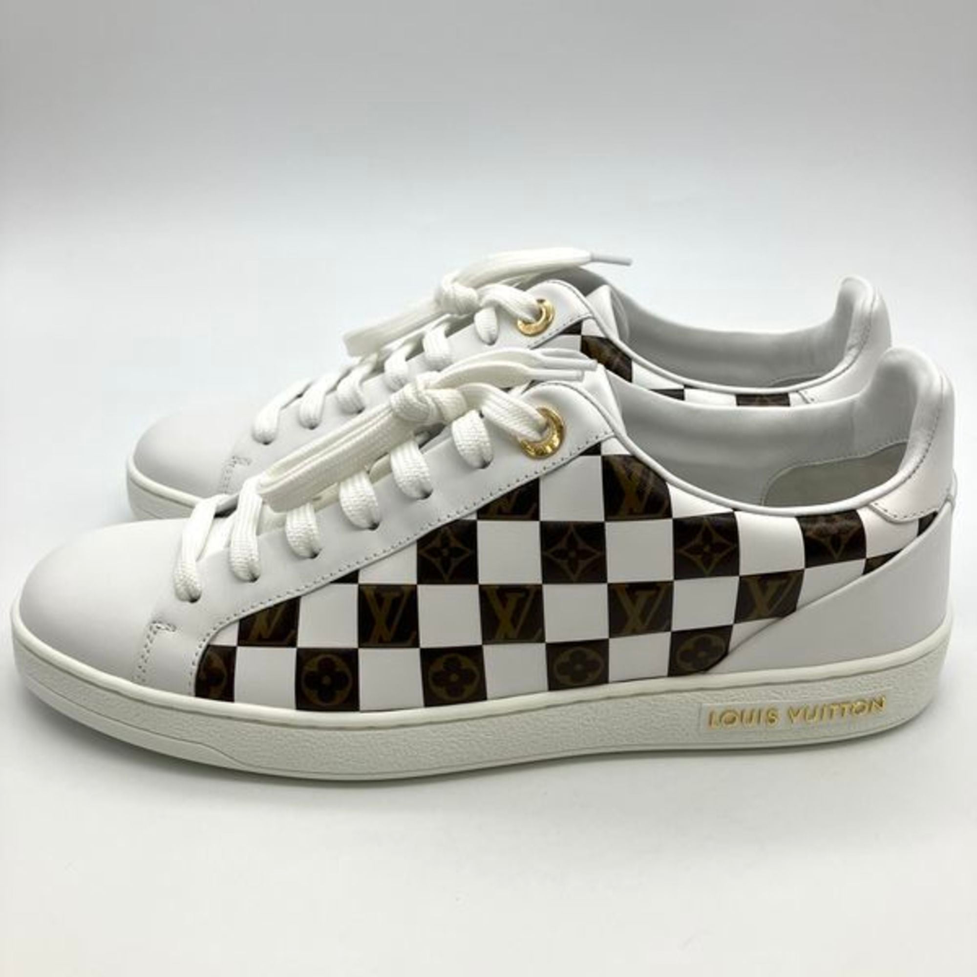 Louis Vuitton White Sneakers (Pre-Owned)