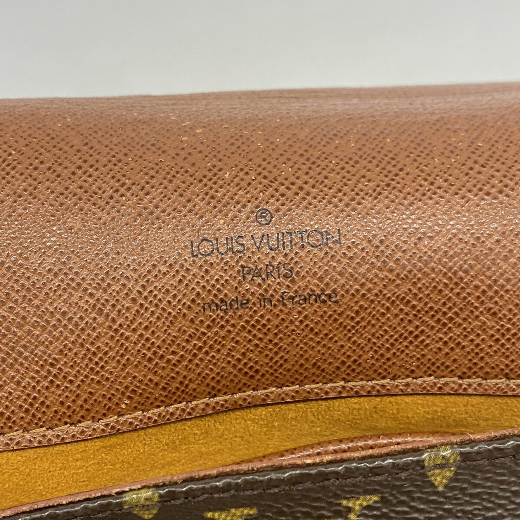 Louis Vuitton Brown Shoulder Bag (Pre-Owned)