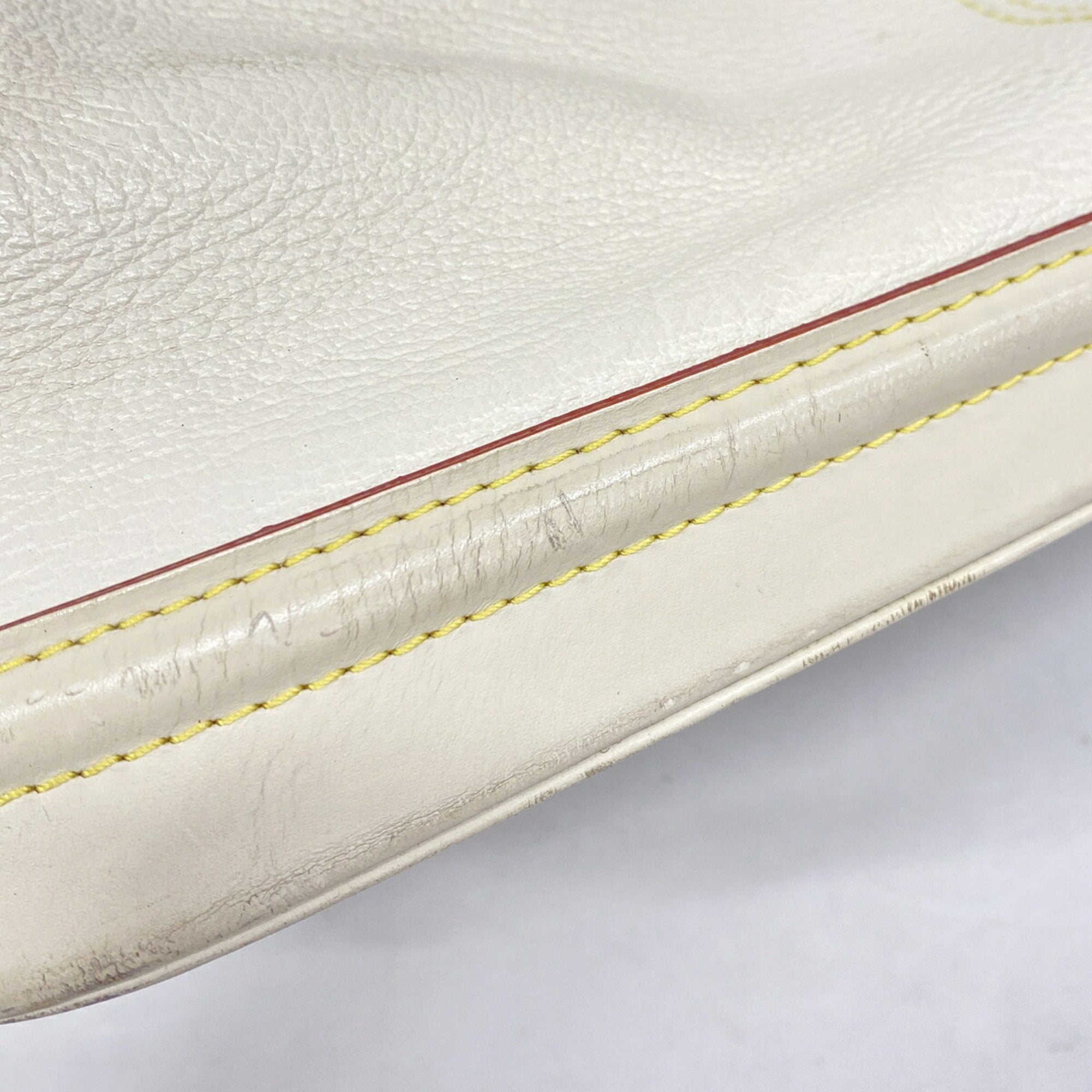 Louis Vuitton Blanc Handbag (Pre-Owned)