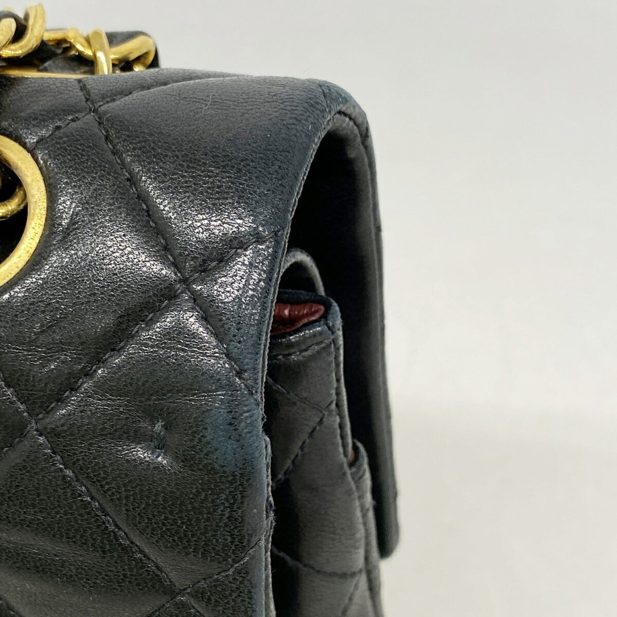 Chanel Black Leather Shoulder Bag (Pre-Owned)