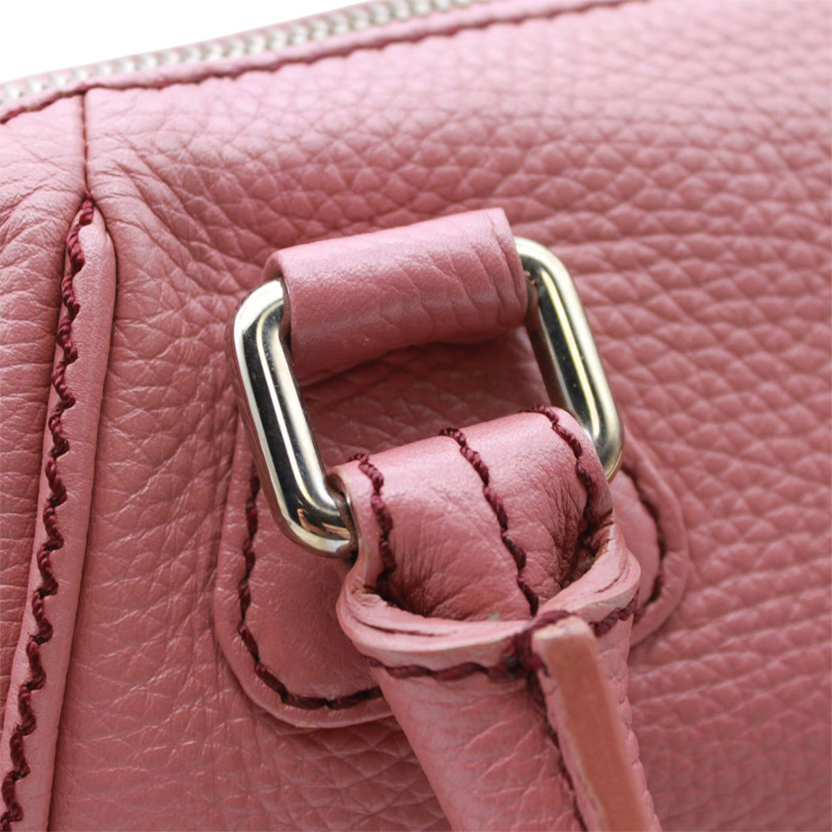 Chanel Pink Leather Handbag (Pre-Owned)