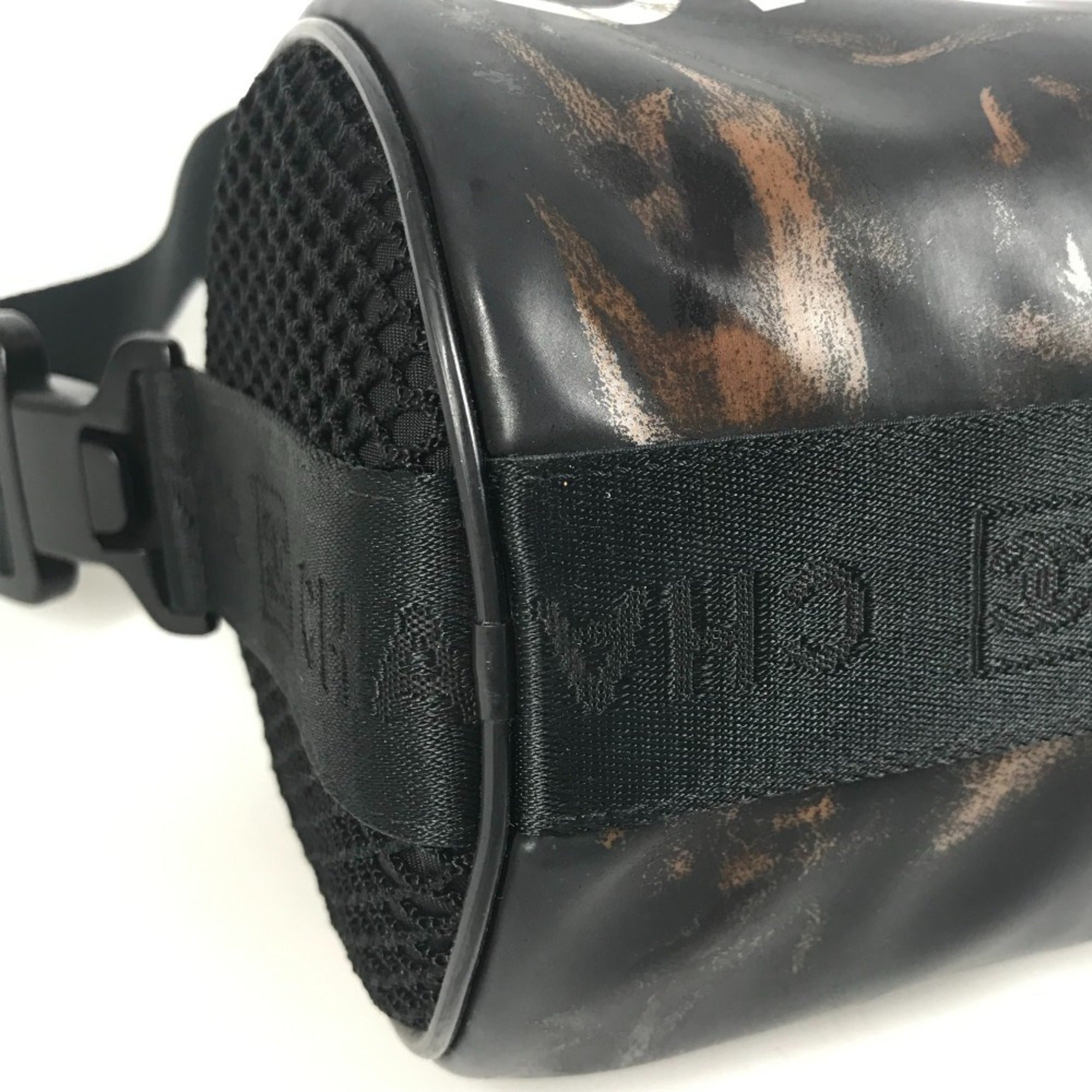 Chanel Black White Nylon Shoulder Bag (Pre-Owned)