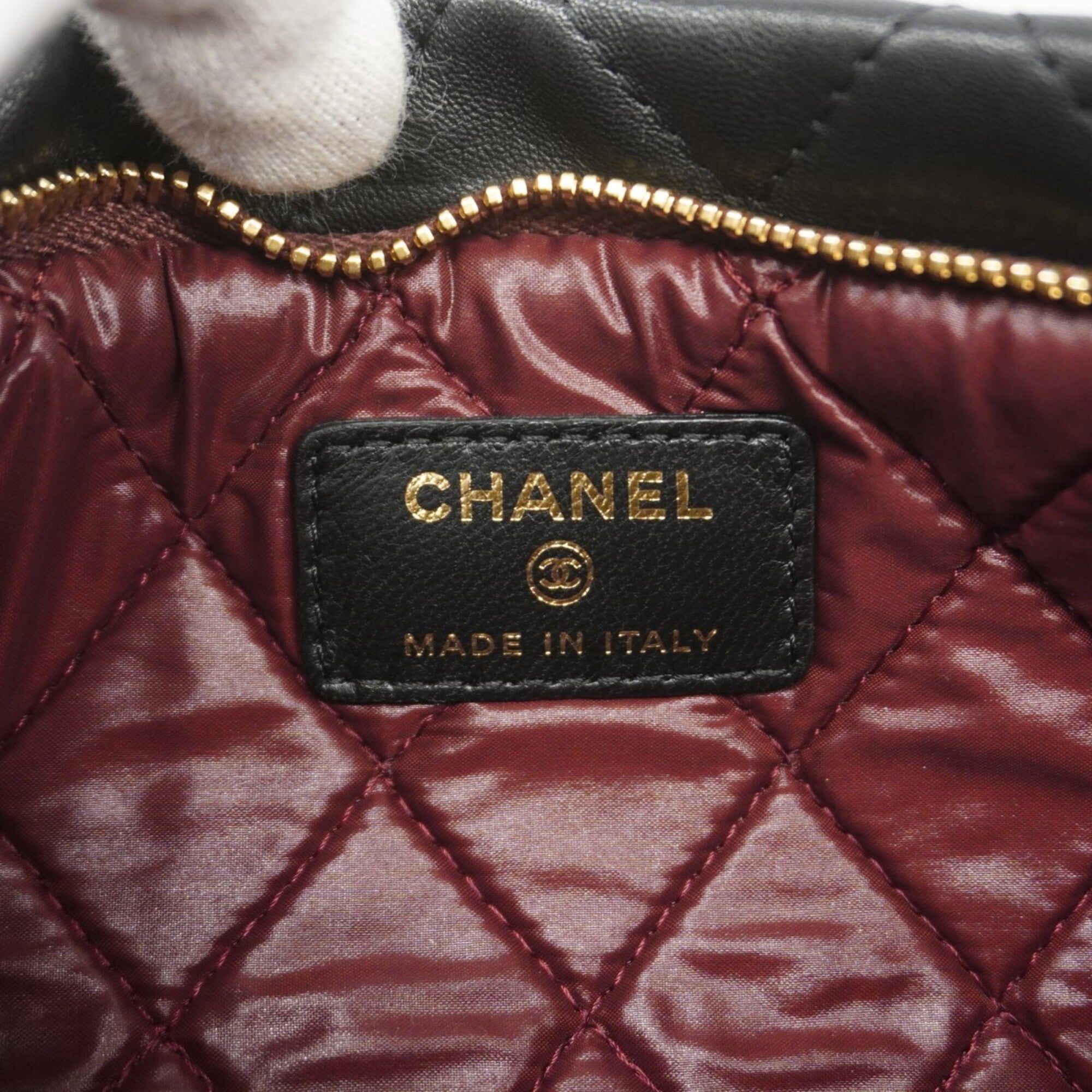 Chanel Black Leather Clutch Bag (Pre-Owned)