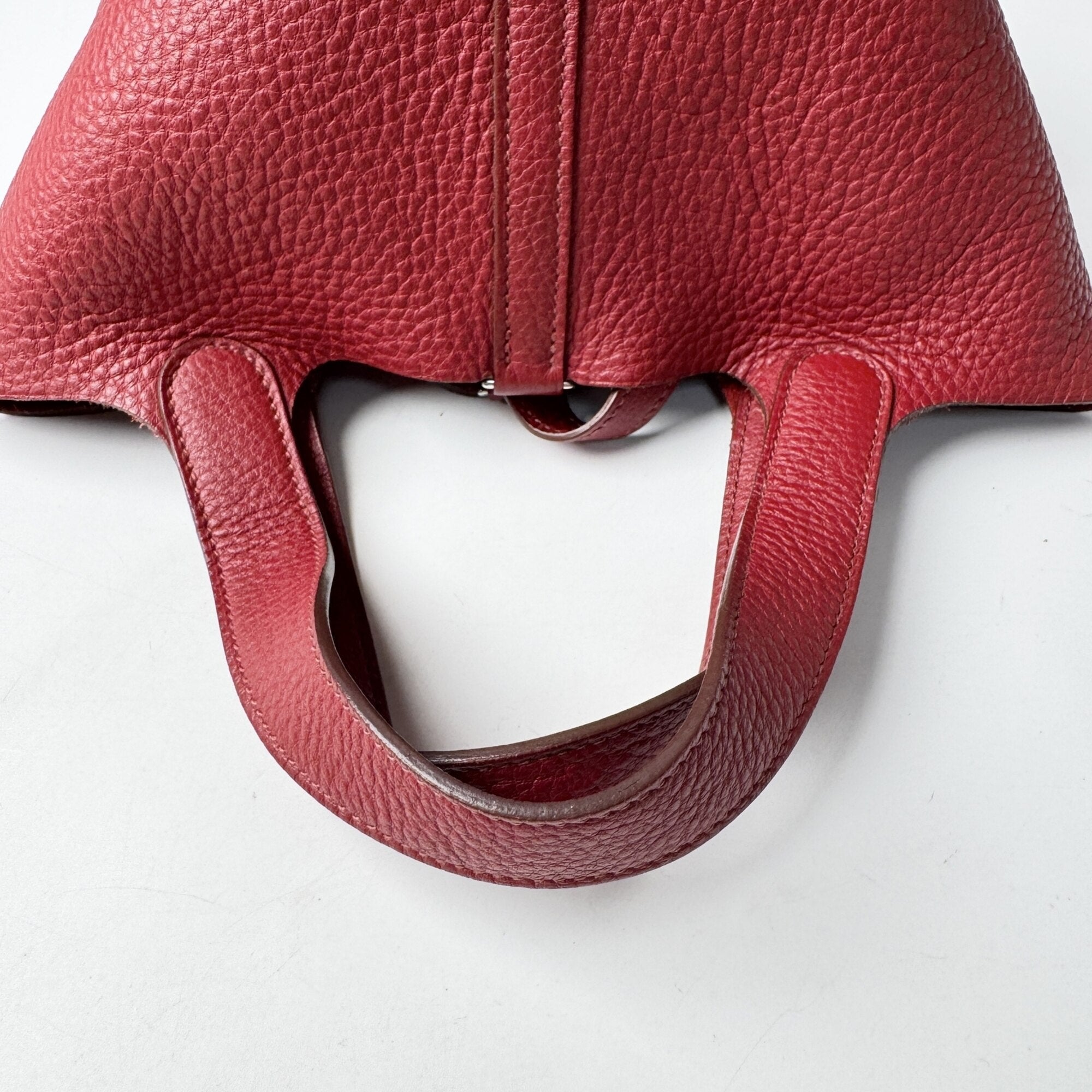 Hermes Rouge H Taurillon Clemence Leather Handbag (Pre-Owned)